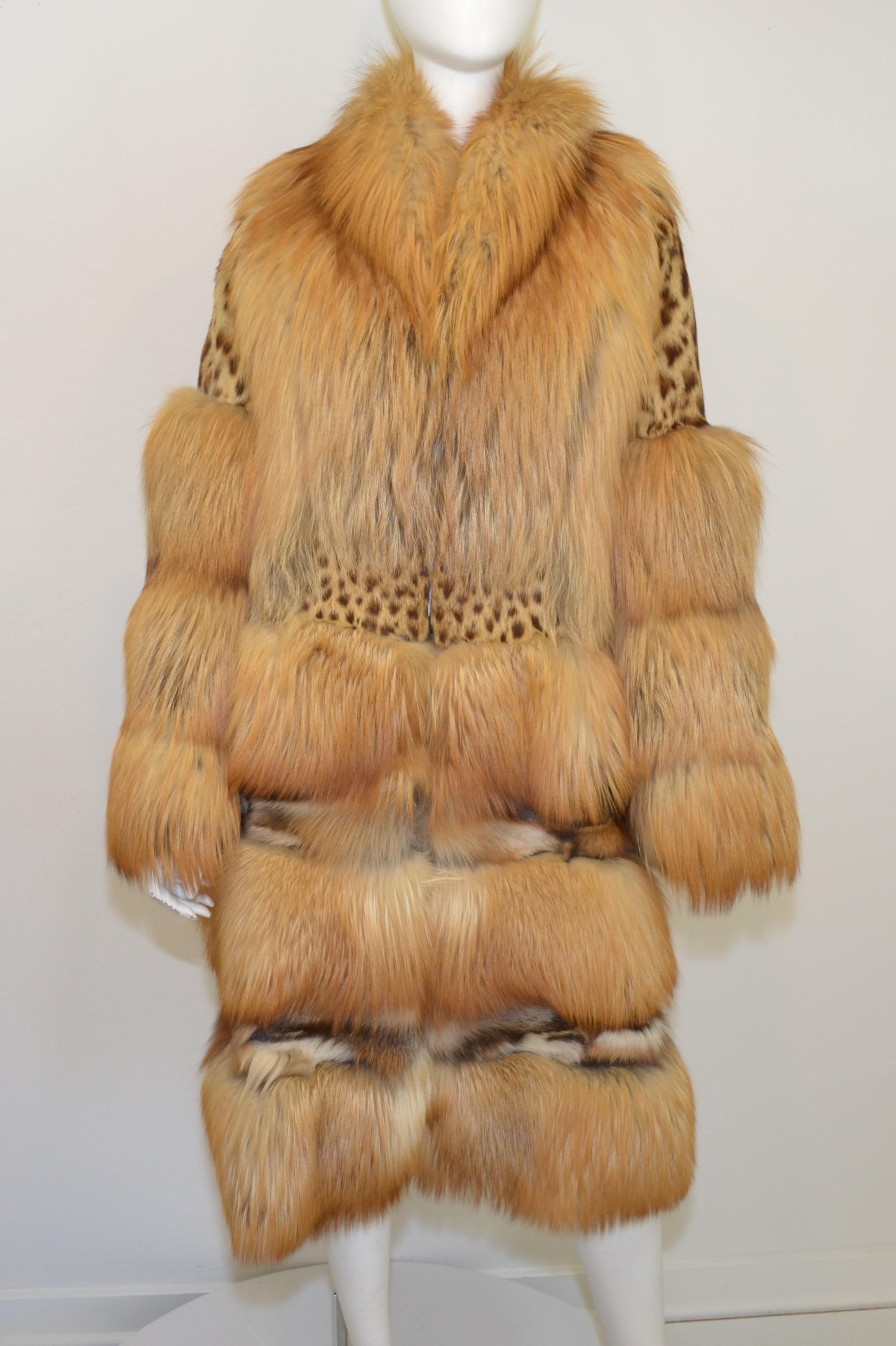 Amazing fur coat by Tom Ford for Gucci from the Fall 1999-2000 Runway collection. Coat features hook and eye fastenings along the front and snap buttons along the waist to convert from a long to short length. Fully lined in leather, leather panels