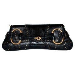 Tom Ford für Gucci Herbst Winter 2003 Schwarze Horsebit-Clutch aus Pythonleder mit Nieten