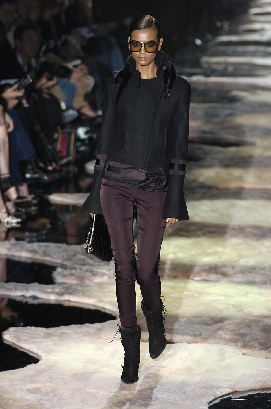 Tom Ford pour Gucci - Bottes en daim de défilé en python, taille 8 en vente 6