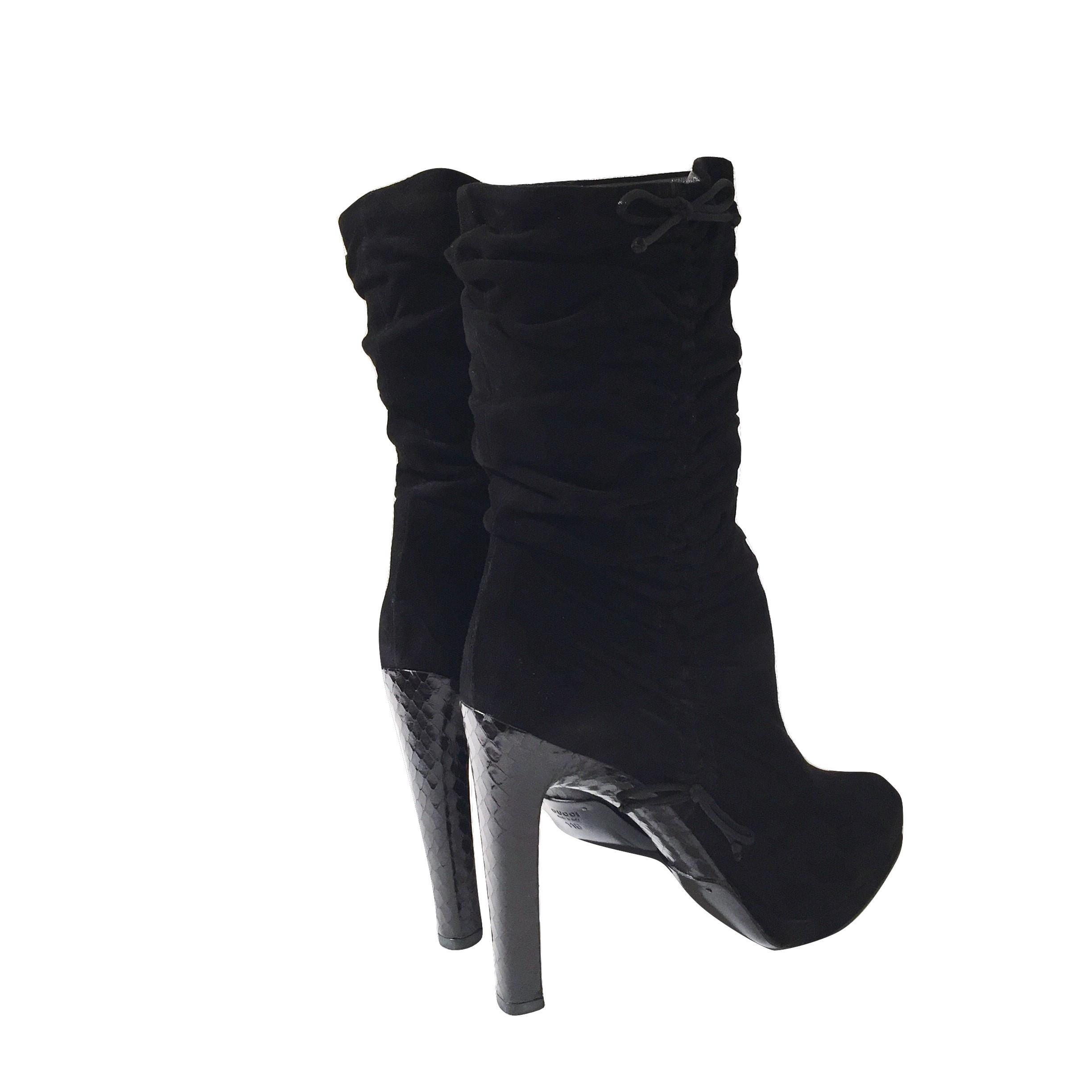 Tom Ford pour Gucci - Bottes en daim de défilé en python, taille 8 en vente 7