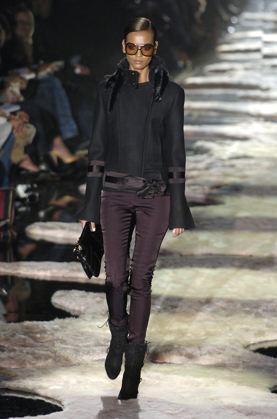 Tom Ford pour Gucci - Bottes en daim de défilé en python, taille 8 en vente 8