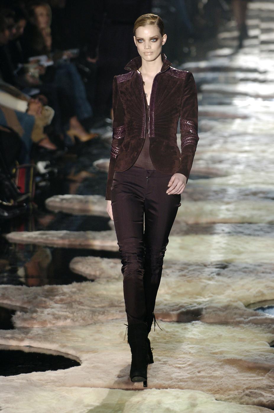 Tom Ford pour Gucci - Bottes en daim de défilé en python, taille 8 Pour femmes en vente