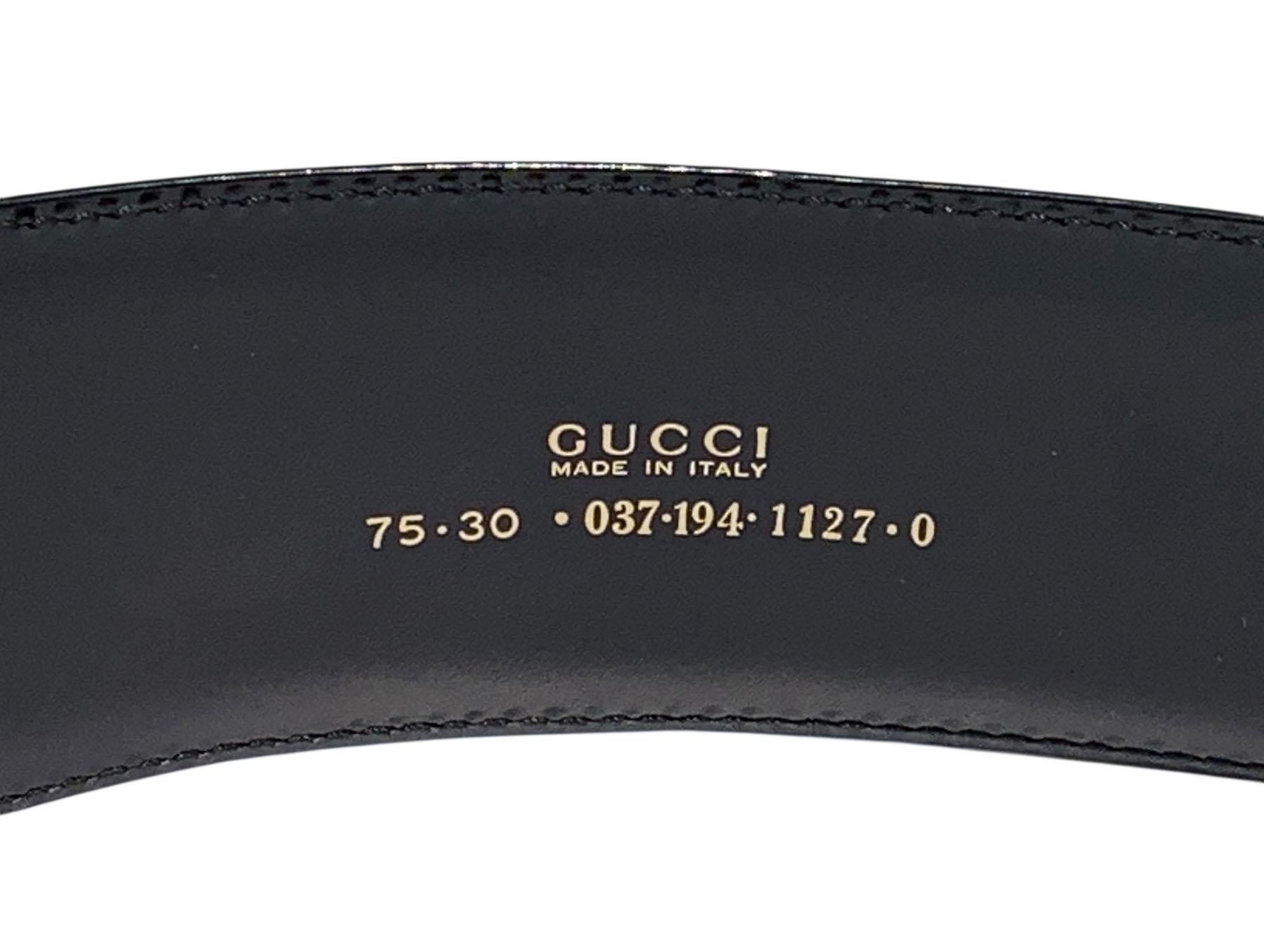 Tom Ford for Gucci FW 1996 Cintura larga oversize in pelle nera e oro con ornamenti  75/30 in vendita 2