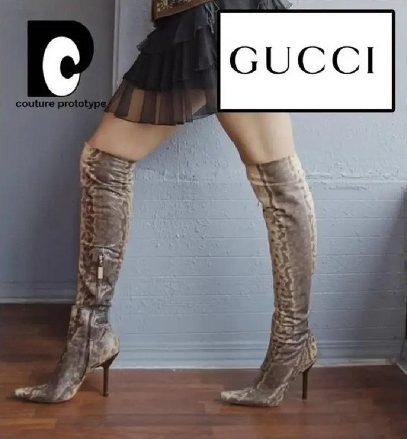 Tom Ford for Gucci FW 1999 Pasarela Agua Serpiente Botas a la Rodilla Italiano 38 - US 8 Gris en venta