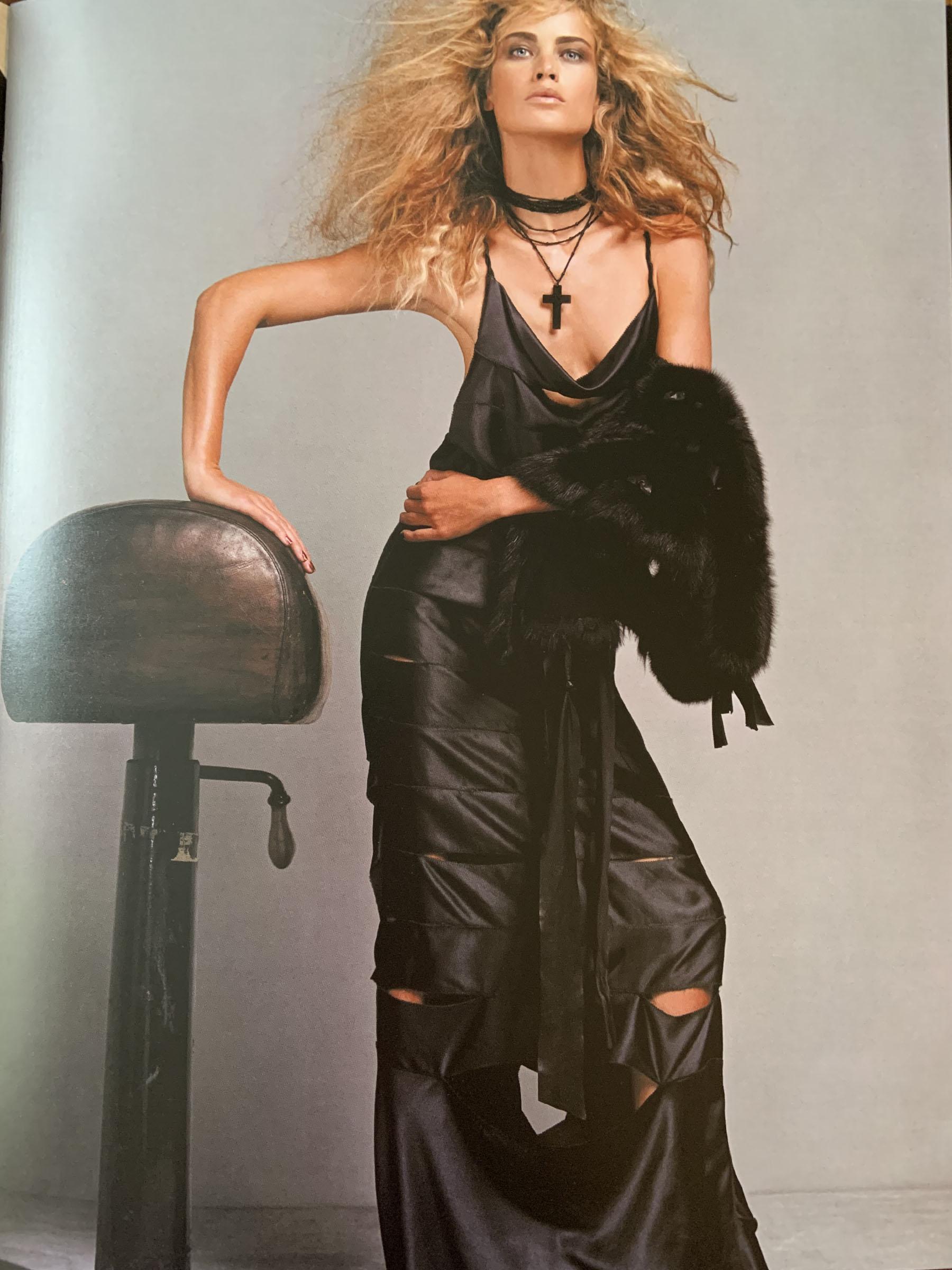 Tom Ford for Gucci FW 2002 Runway Black Silk Lace-Up Gown + Mink Stole It. 38 For Sale 15