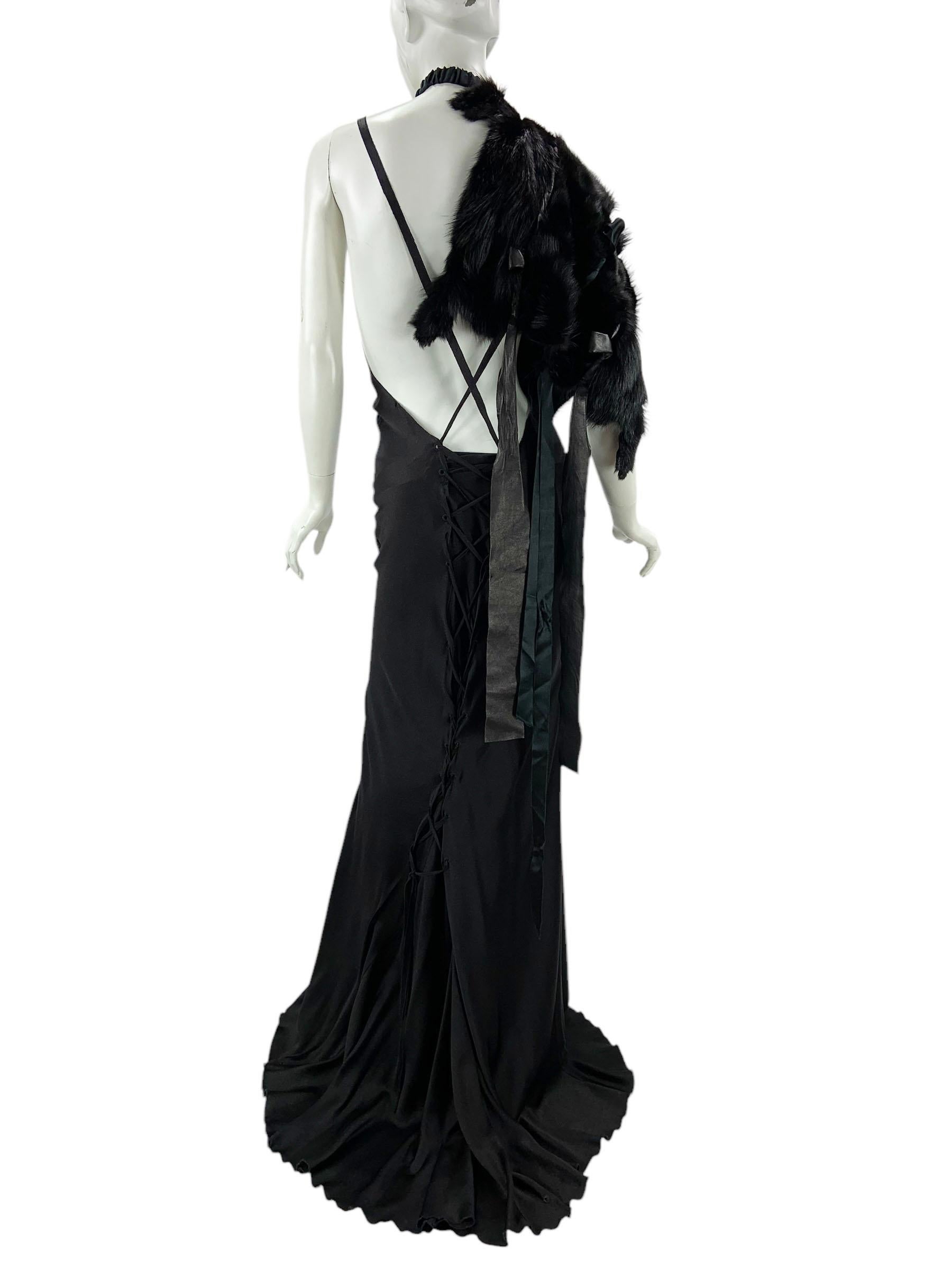 Tom Ford for Gucci FW 2002 Runway Black Silk Lace-Up Gown + Mink Stole It. 38 For Sale 3