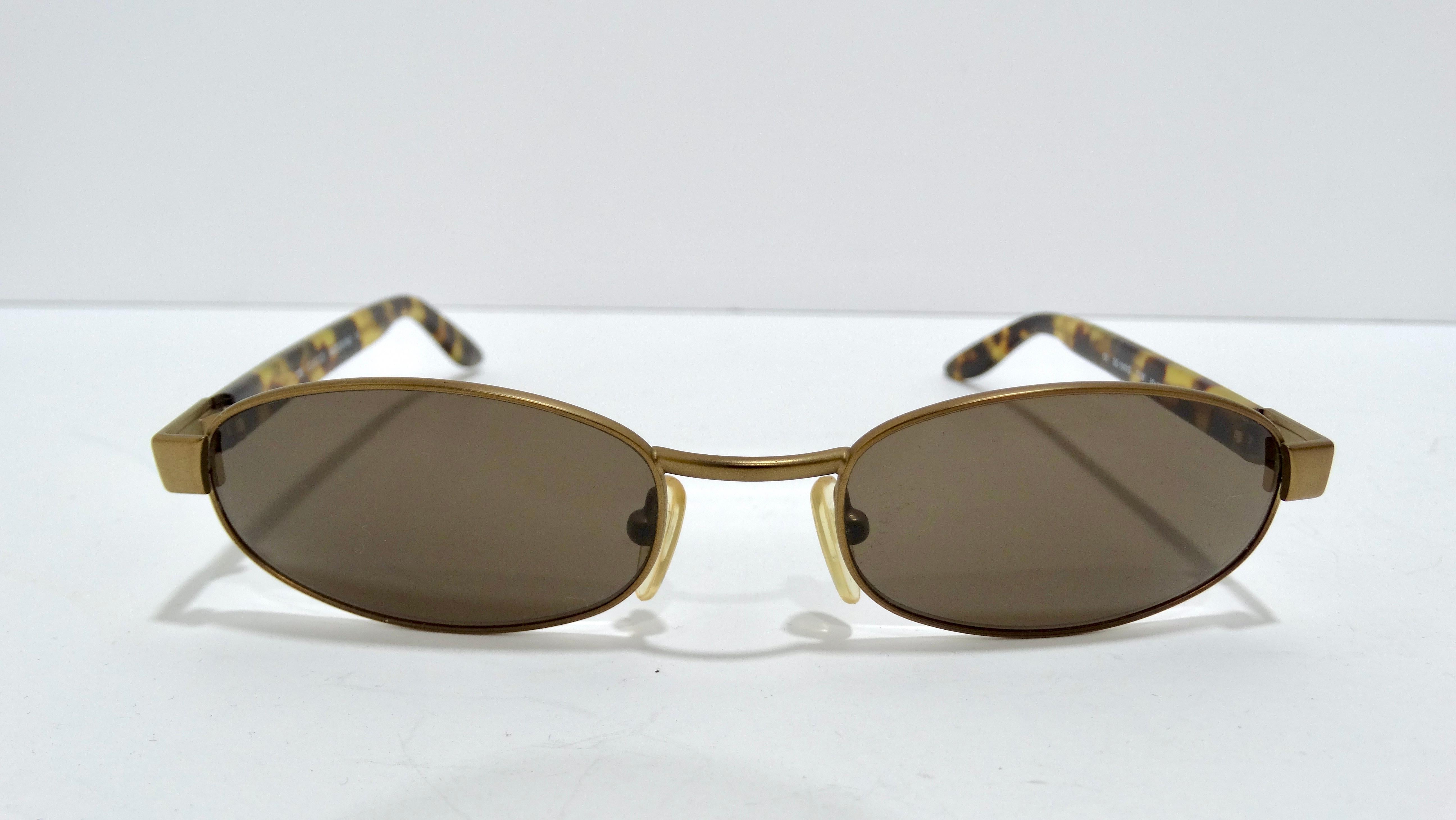 Erhalte den perfekten coolen Mädchen-Look. Diese extrem seltene Sonnenbrille von Tom Ford für Gucci stammt aus Fords erster Kollektion mit Gucci im Jahr 1995! Es gibt nichts Besondereres als das. Sie haben eine schicke ovale Form, die an fast jeder