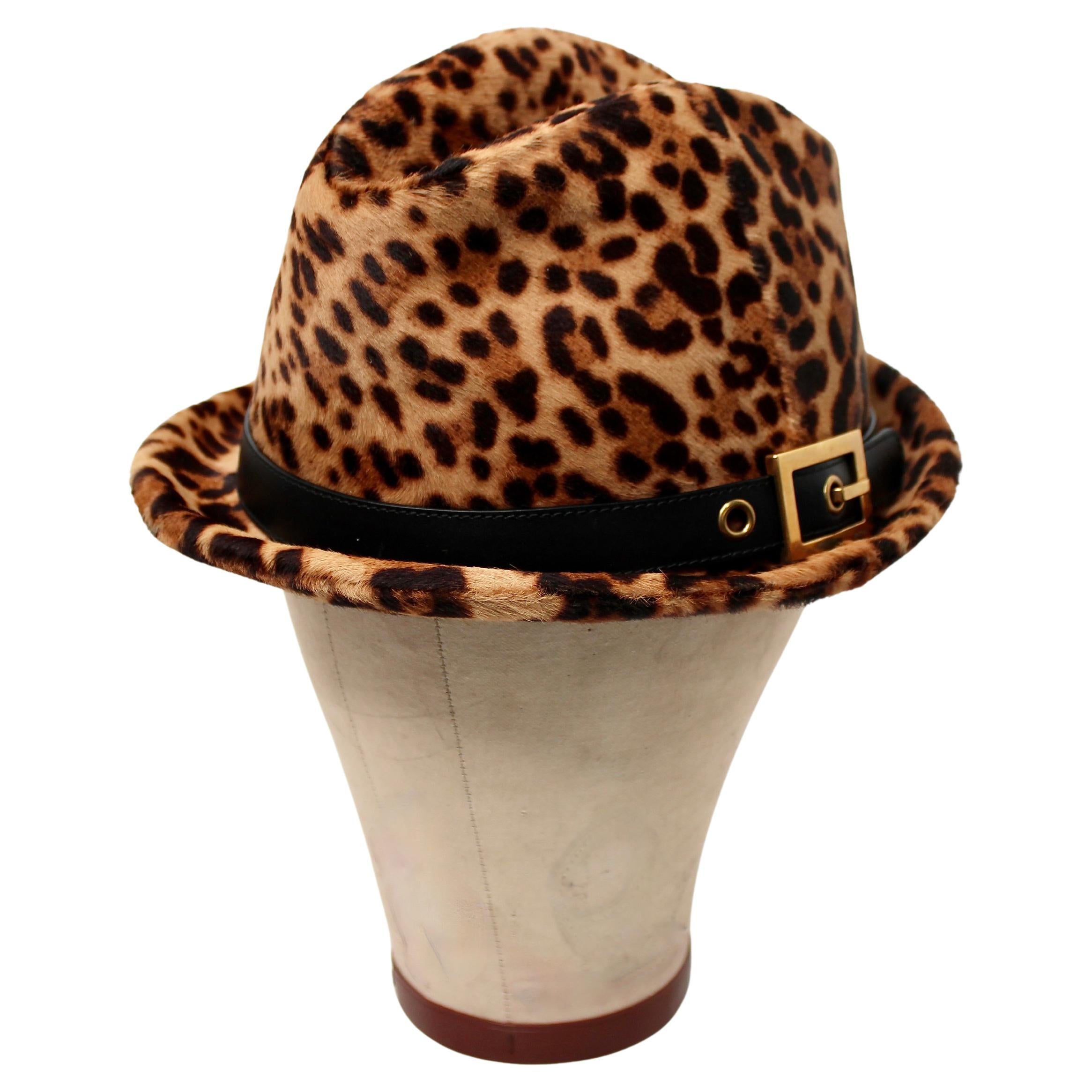 Tom Ford for Gucci Chapeau ceinturé en poils de poney imprimé Jaguar circa 1990