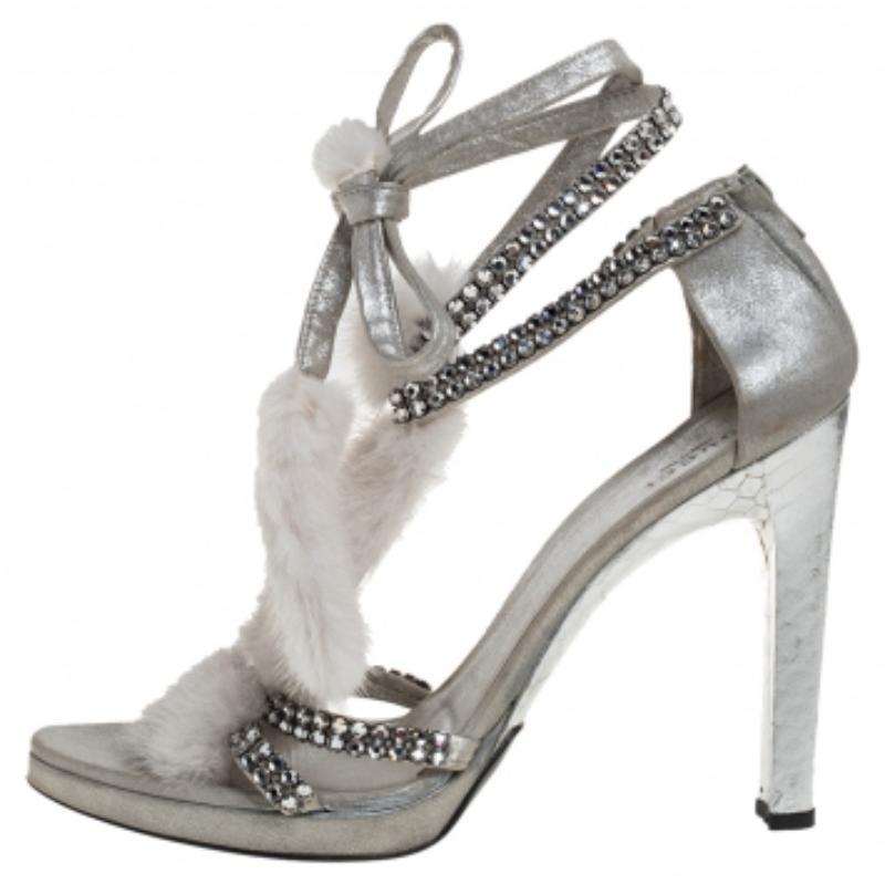 Gray Tom Ford For Gucci Leather And Mink Fur Strappy Ankle Wrap Sandals Size 40.5 For Sale