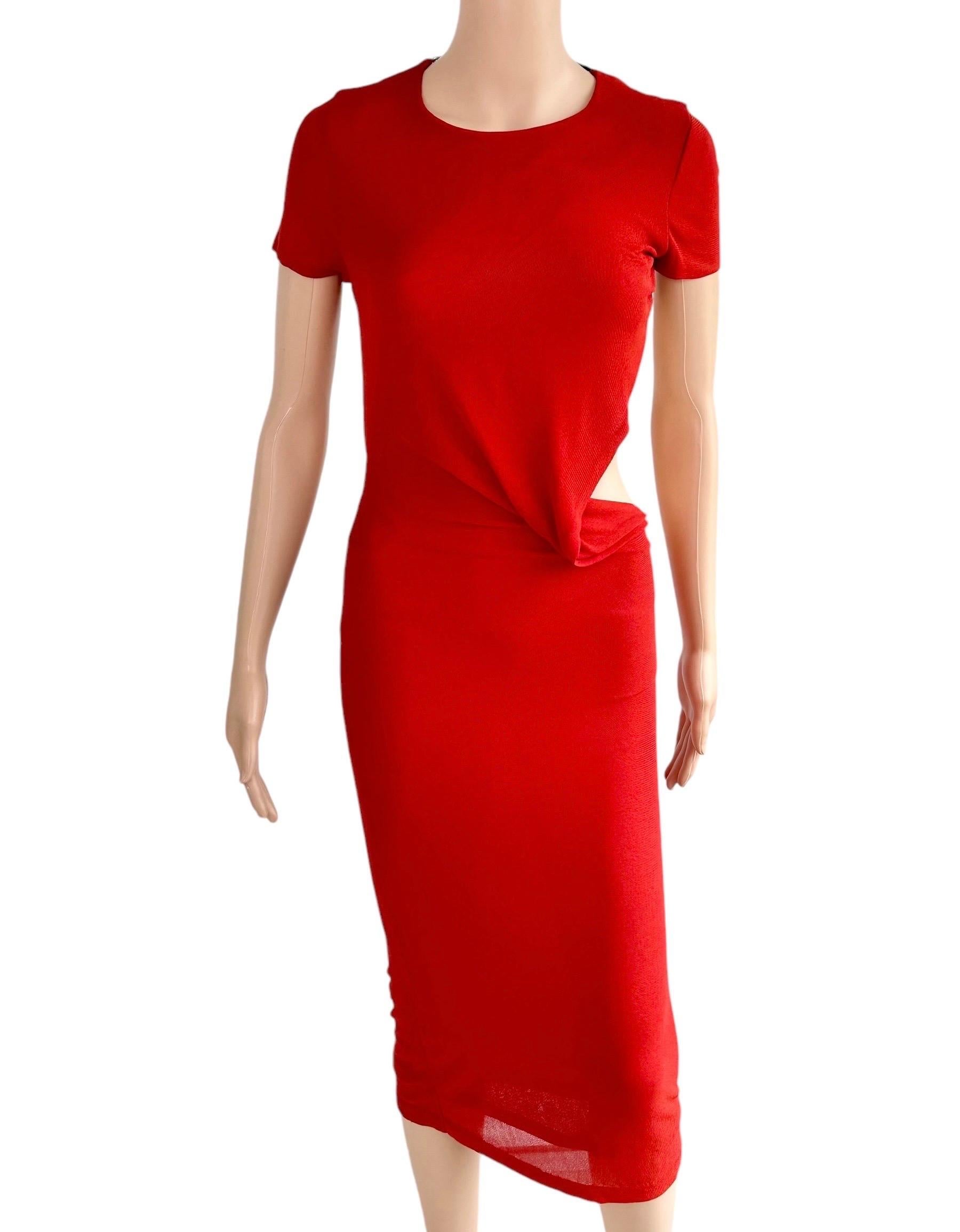Tom Ford for Gucci S/S 1997 Runway Chain Cutout Backless Semi-Sheer Jersey Red Midi Dress

Size IT 40

Condition: Good Vintage Condition, has some very light pulls throughout due to the age and the fragile thin gauze jersey fabric, not noticeable
