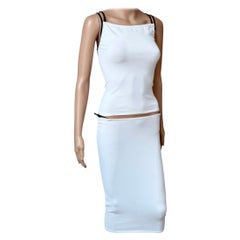 Tom Ford für Gucci, Frühjahr/Sommer 1998, Laufsteg-Kollektion: Zweiteiliges Ensemble aus weißem Tanktop und Rock