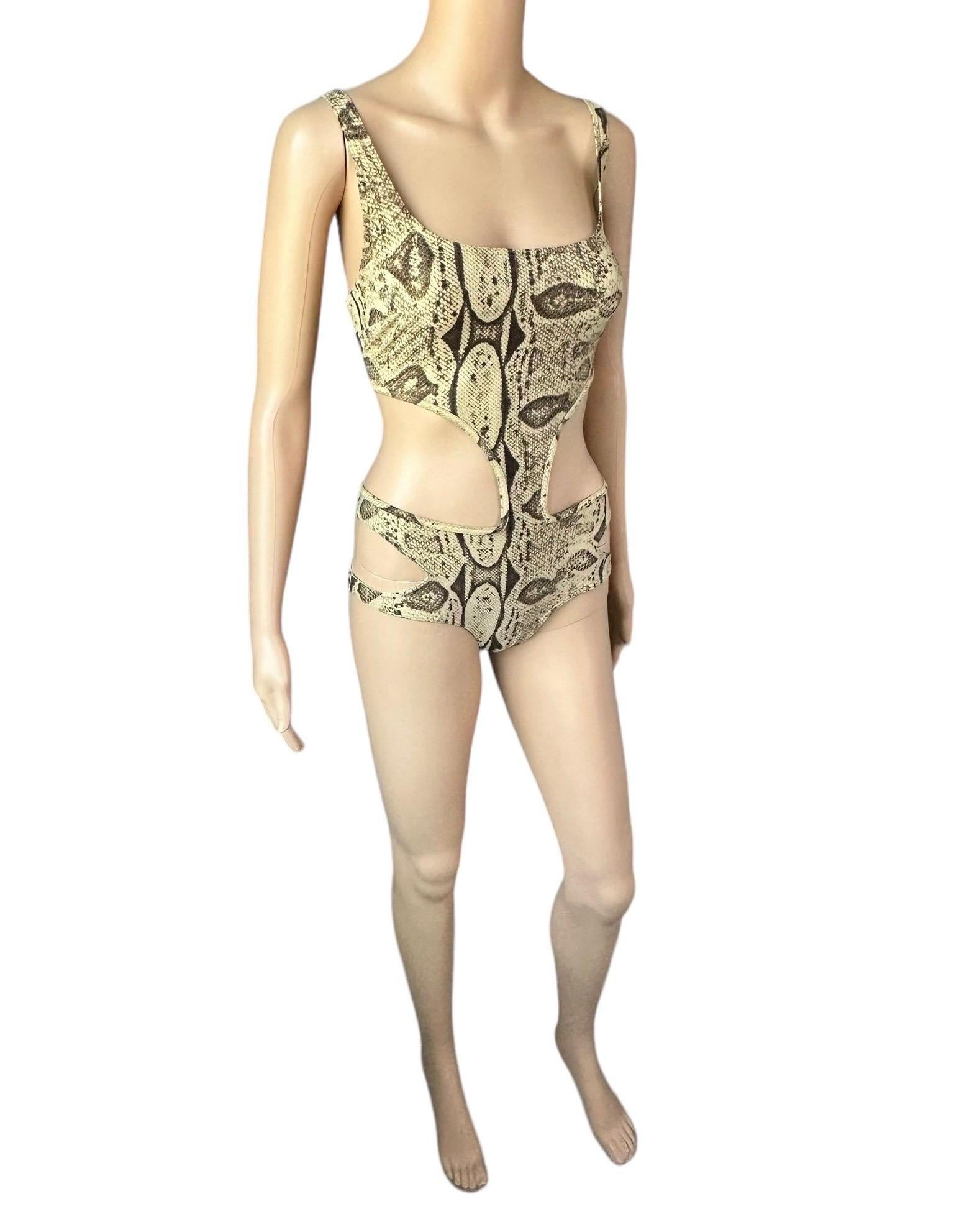 Tom Ford für Gucci F/S 2000 Laufsteg Cutout Einteiliger Bodysuit Badeanzug Bademode im Angebot 5