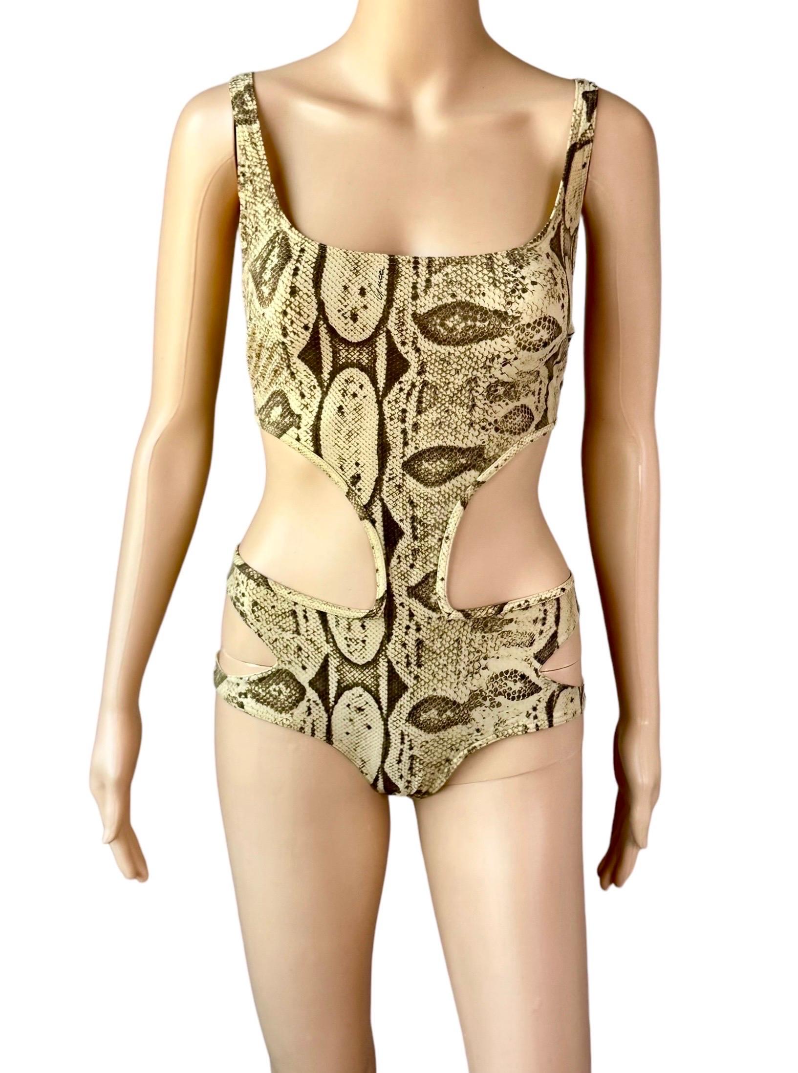 Tom Ford für Gucci F/S 2000 Laufsteg Cutout Einteiliger Bodysuit Badeanzug Bademode im Angebot 1