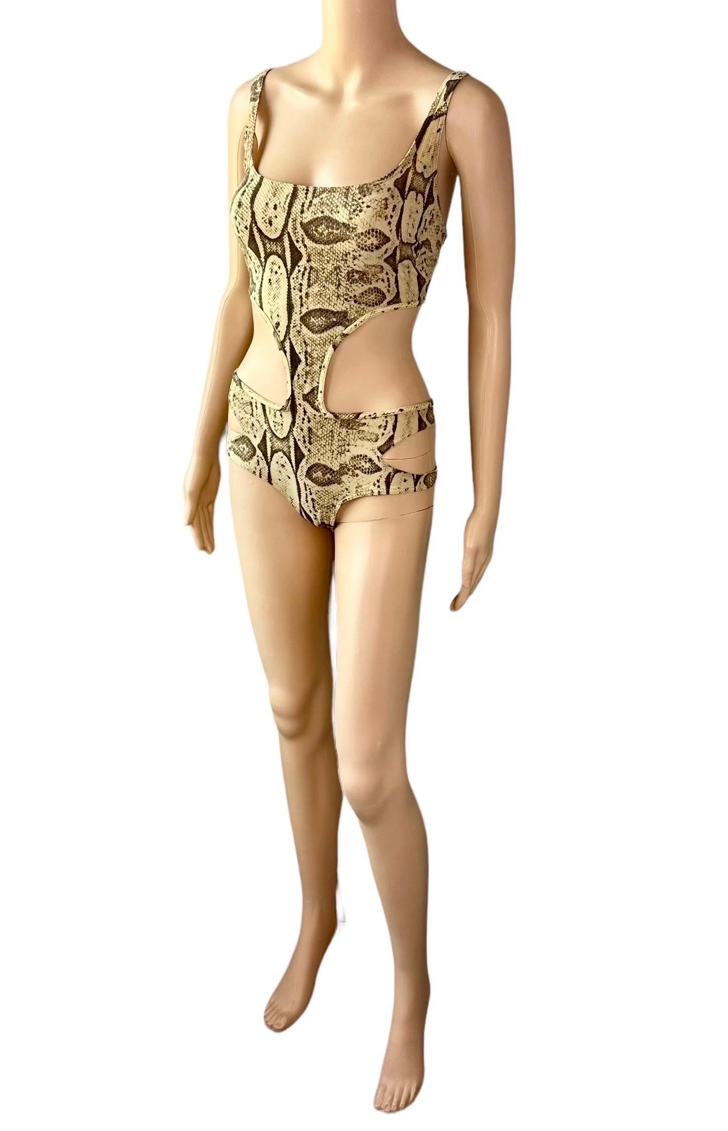 Tom Ford für Gucci F/S 2000 Laufsteg Cutout Einteiliger Bodysuit Badeanzug Bademode im Angebot 2