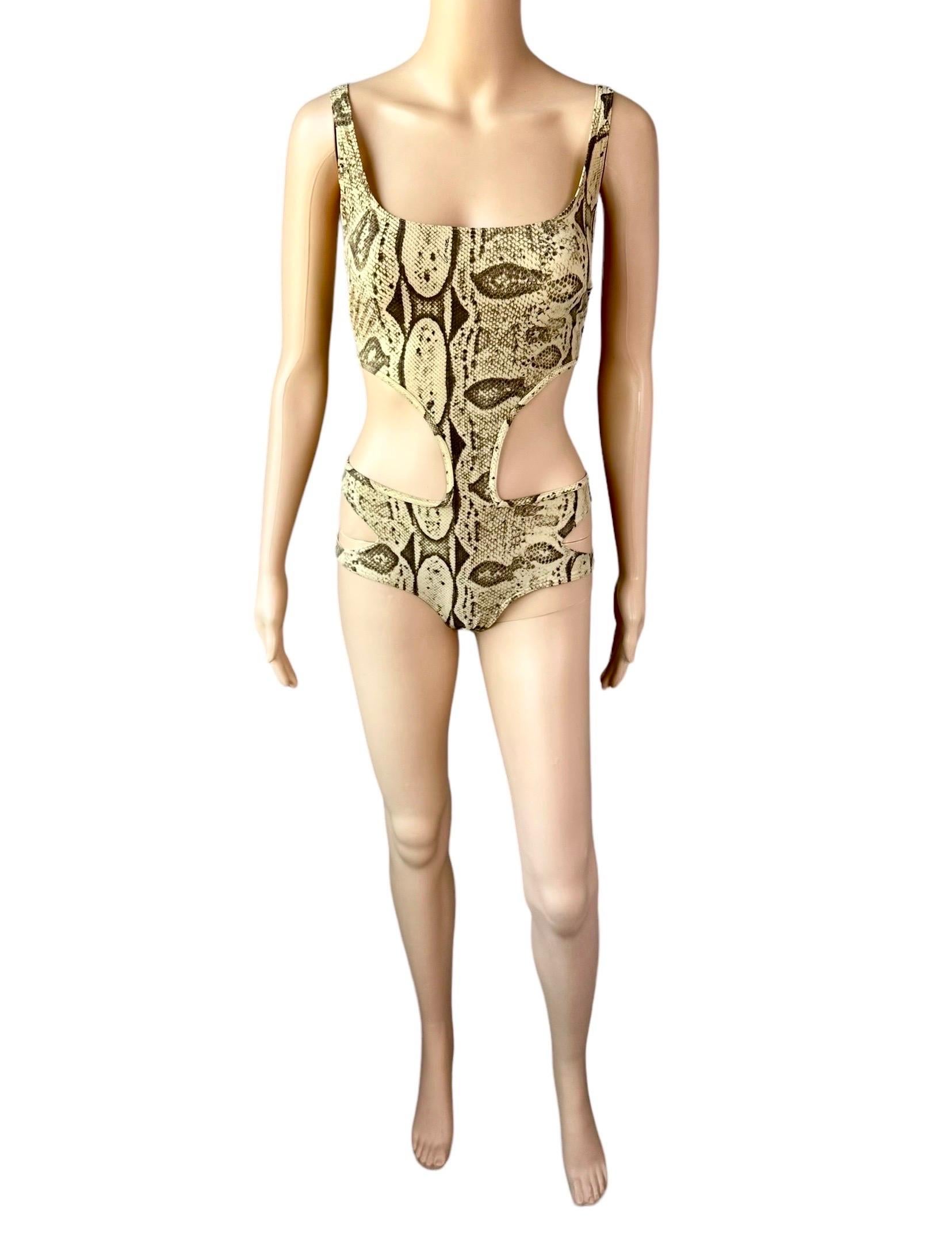 Tom Ford für Gucci F/S 2000 Laufsteg Cutout Einteiliger Bodysuit Badeanzug Bademode im Angebot 3