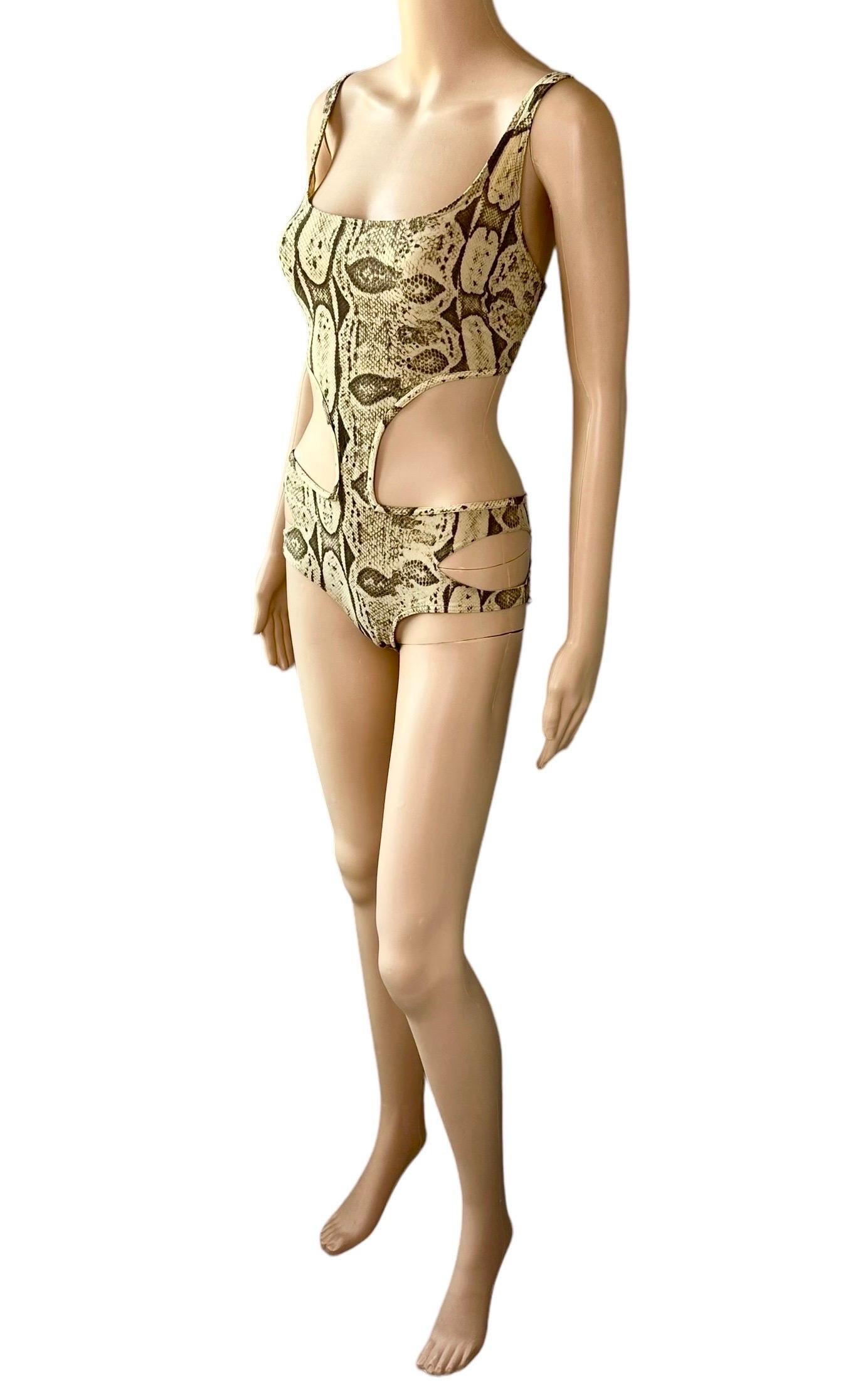 Tom Ford für Gucci F/S 2000 Laufsteg Cutout Einteiliger Bodysuit Badeanzug Bademode im Angebot 4