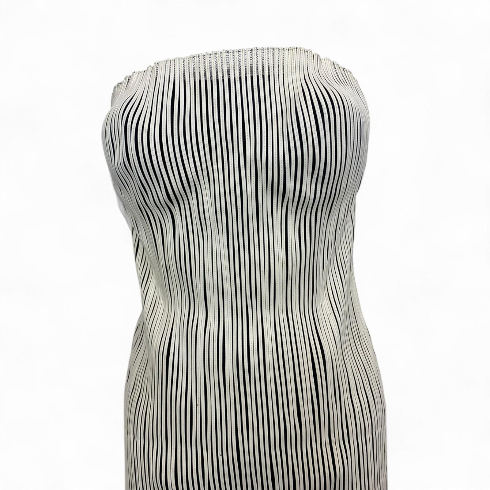 Tom Ford pour Gucci S/S 2001 - Robe bustier en tulle de cuir Taille : 42 en vente 1