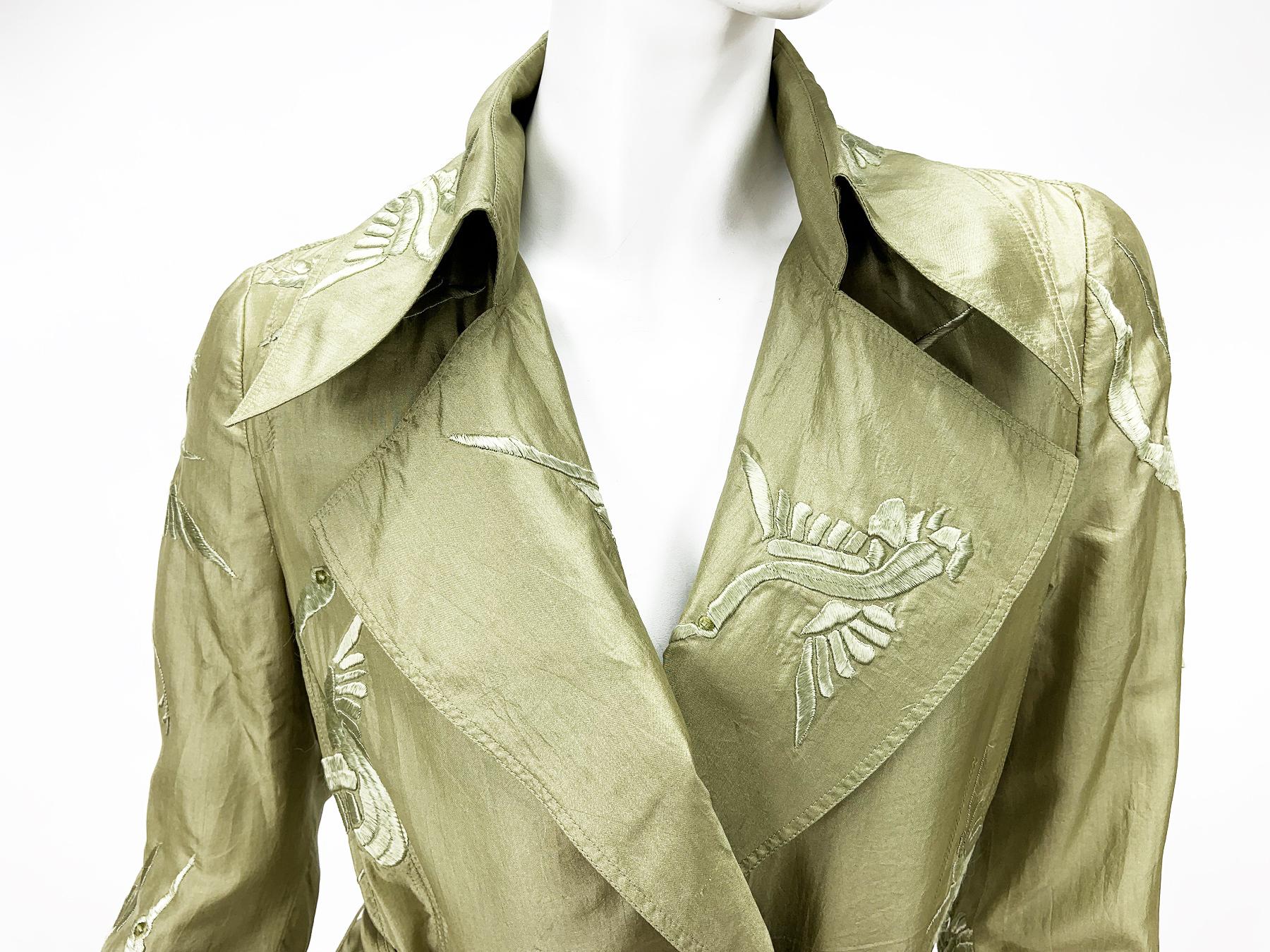 Tom Ford for Gucci S/S 2002 Green Silk Crane Birds Embroidery Trench Coat  For Sale 1