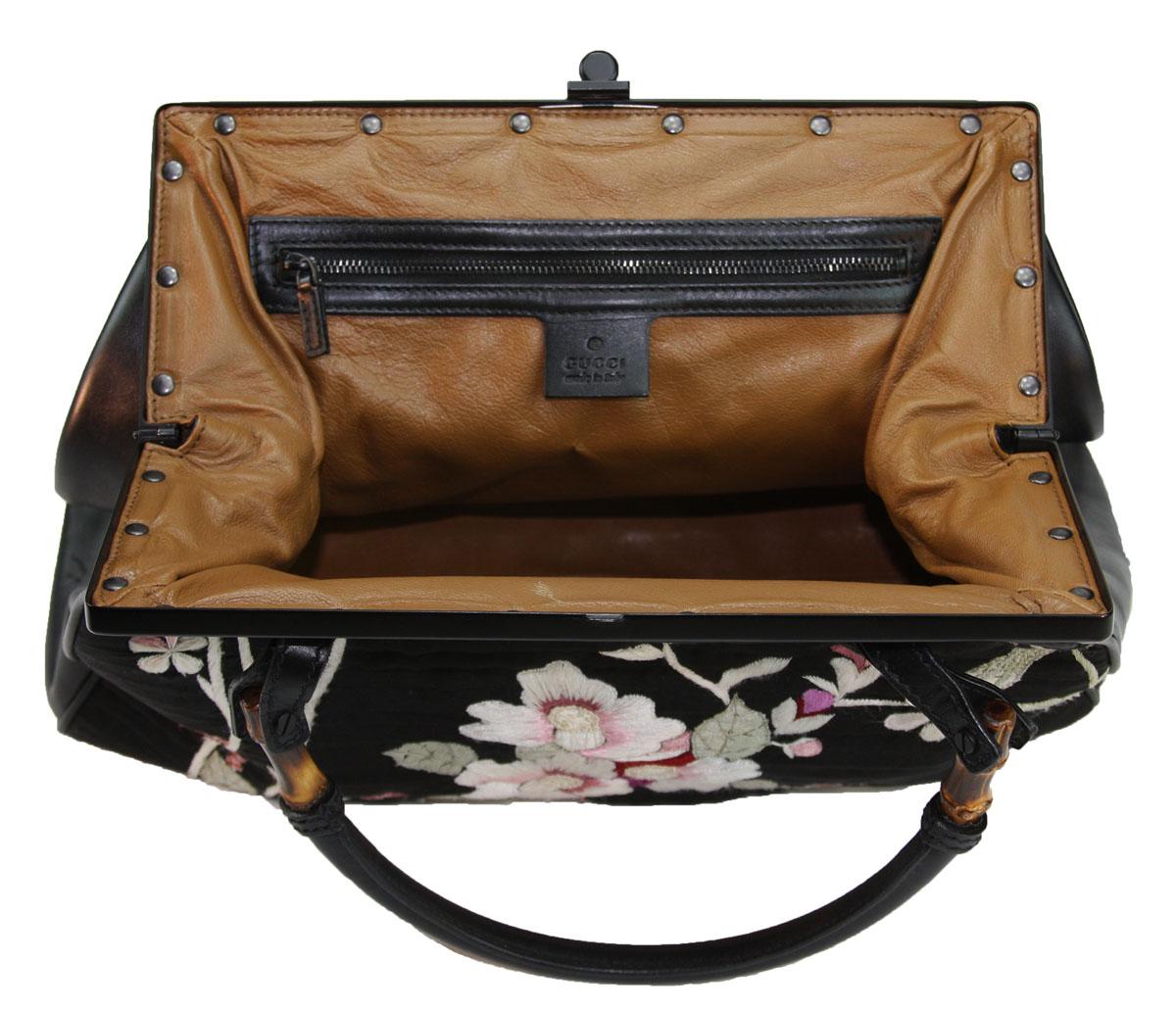 Tom Ford for Gucci S/S 2003 Sac en soie noire à armature de fleurs japonaises brodées en vente 1