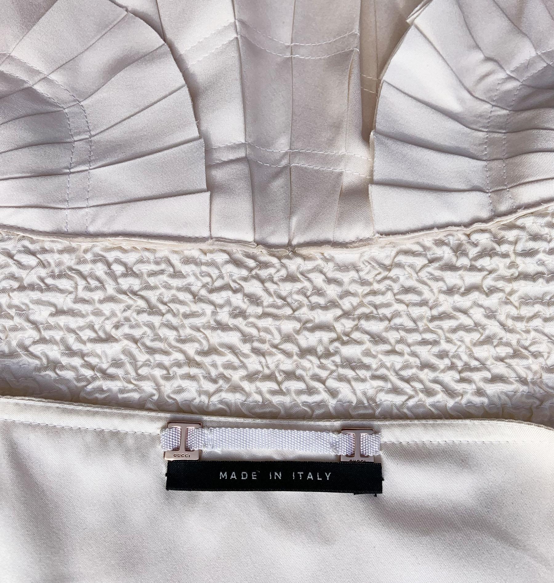 Tom Ford for Gucci S/S 2004 Silk Off-White Color Fan Pleated Jacket It 40 - US 4 For Sale 11