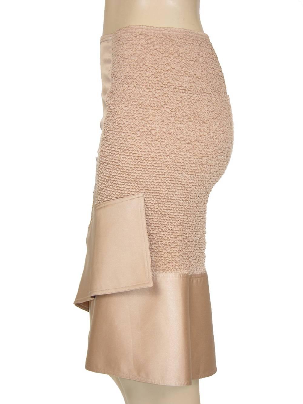 Tom Ford for Gucci, passerella P/E 2004, gonna asimmetrica in seta color nudo, 44 anni In condizioni ottime in vendita a Montgomery, TX