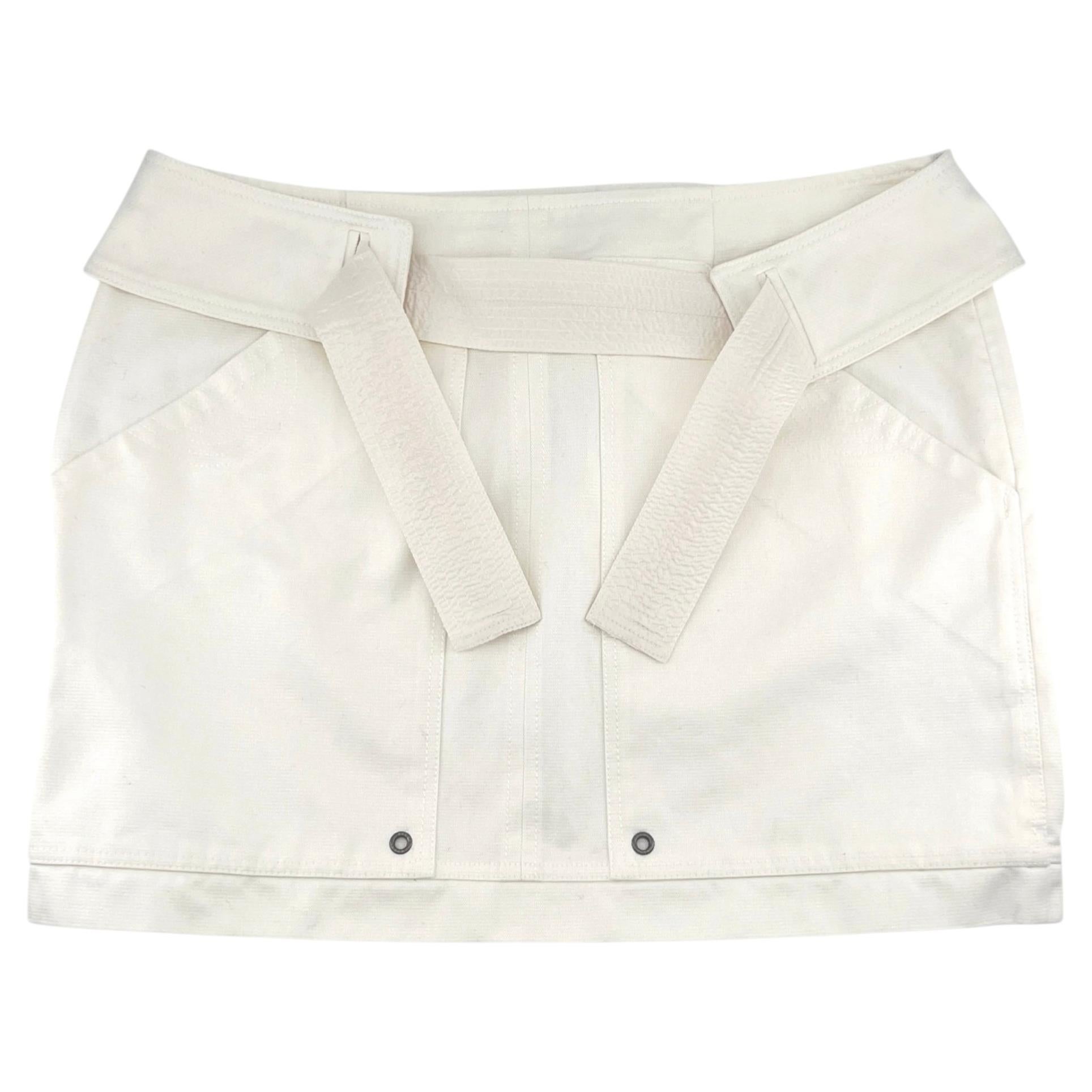 Tom Ford for Gucci, primavera 2003: minigonna utility bianca con cintura