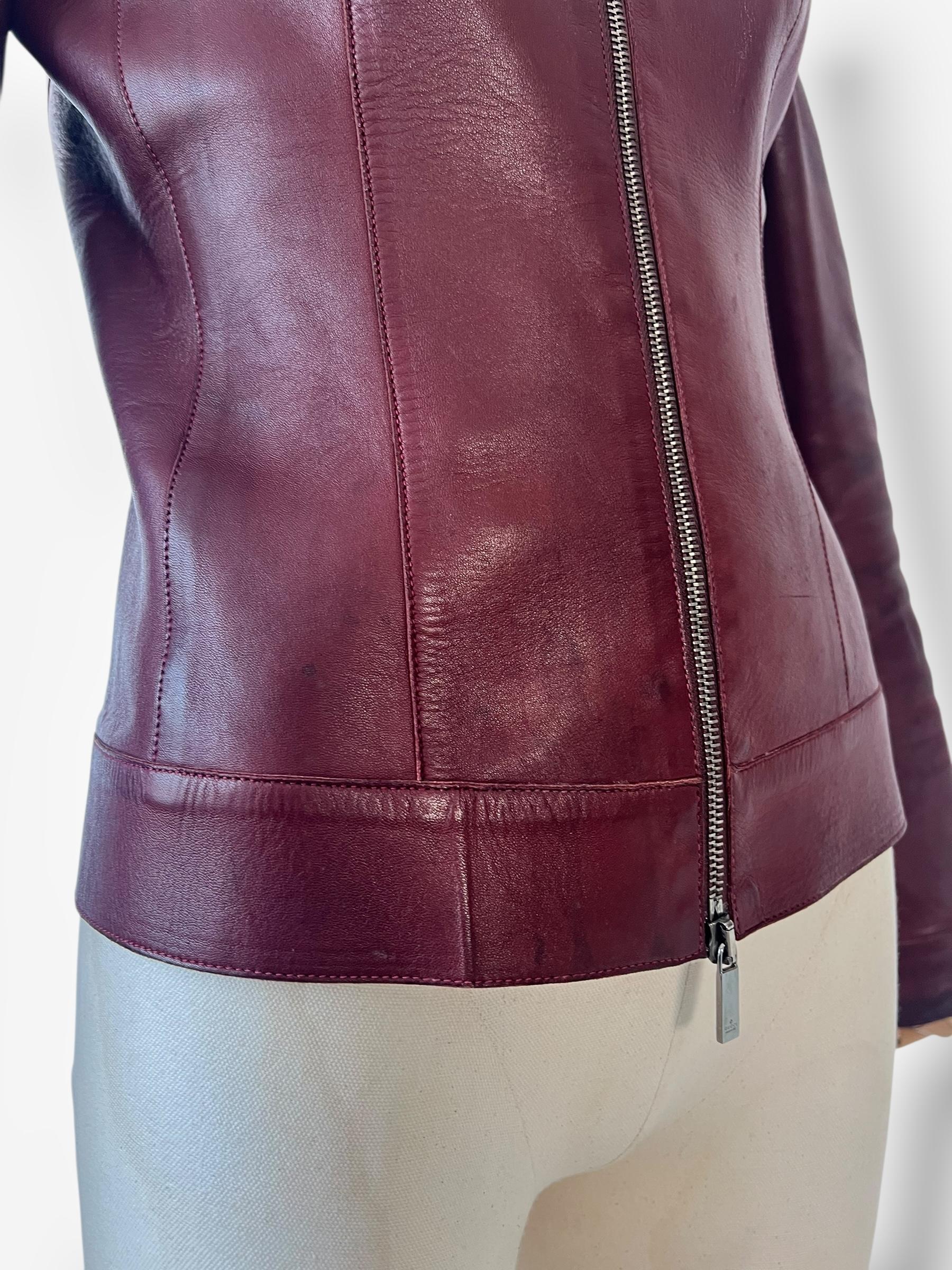 Women's Tom Ford for Gucci Spring/Summer 1999 Maroon Leather Moto Jacket For Sale