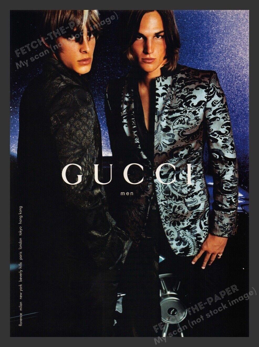 Tom Ford for Gucci Velvet Painted Men's Blazer Jacket
S/S 2000 Runway and Campaign
Italian size - 48 R
Black Gothic Design Damask Velvet with Iridescent Paint. 
Under the different light and angle paint looks from gray to blue and pink. 
Notched