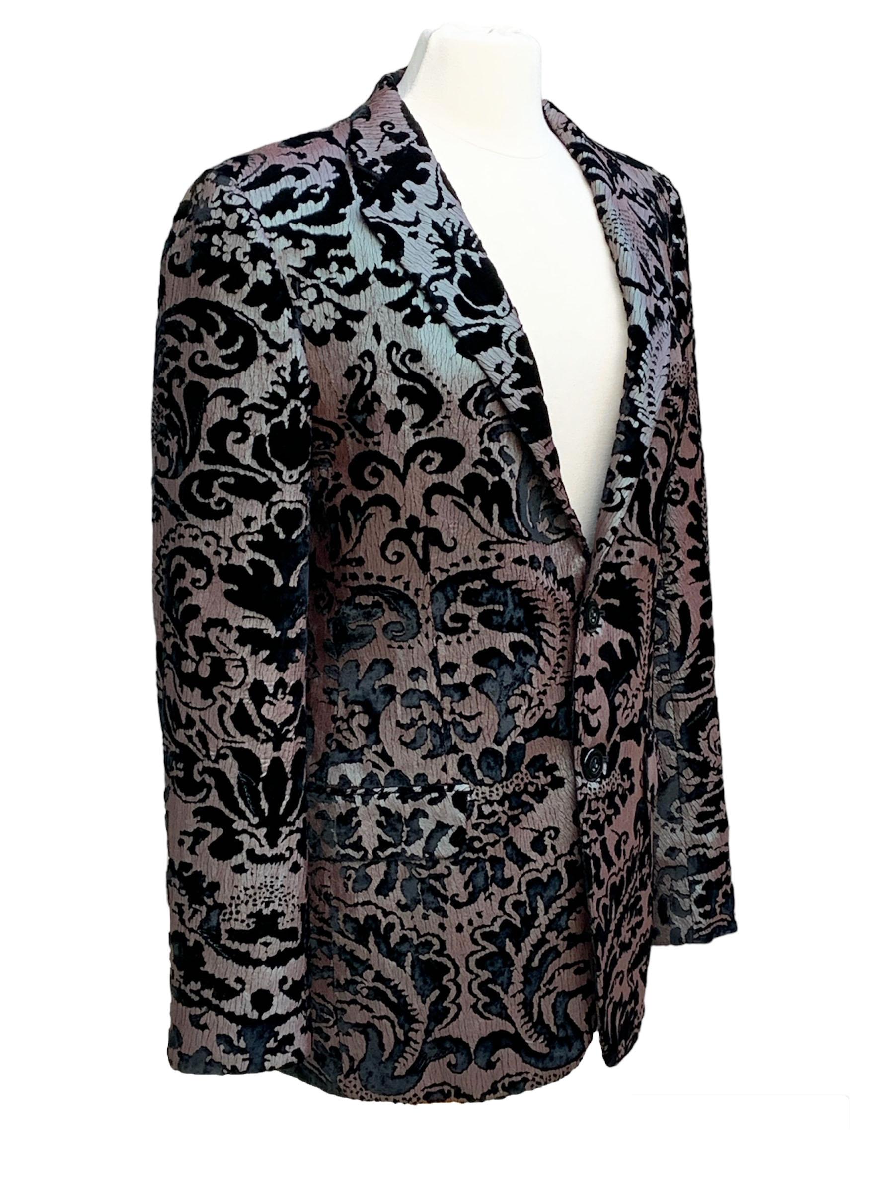 Black Tom Ford for Gucci SS 2000 Gothic Damask Iridescent Paint Velvet Blazer 48 US 38 For Sale
