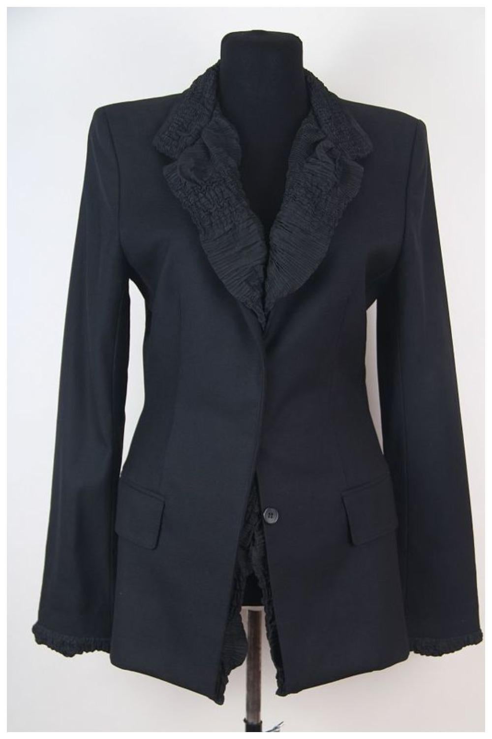 FW 2001 TOM FORD for YSL Runway wool Blazer with Ruffle Detailing (black) FR38 For Sale 8