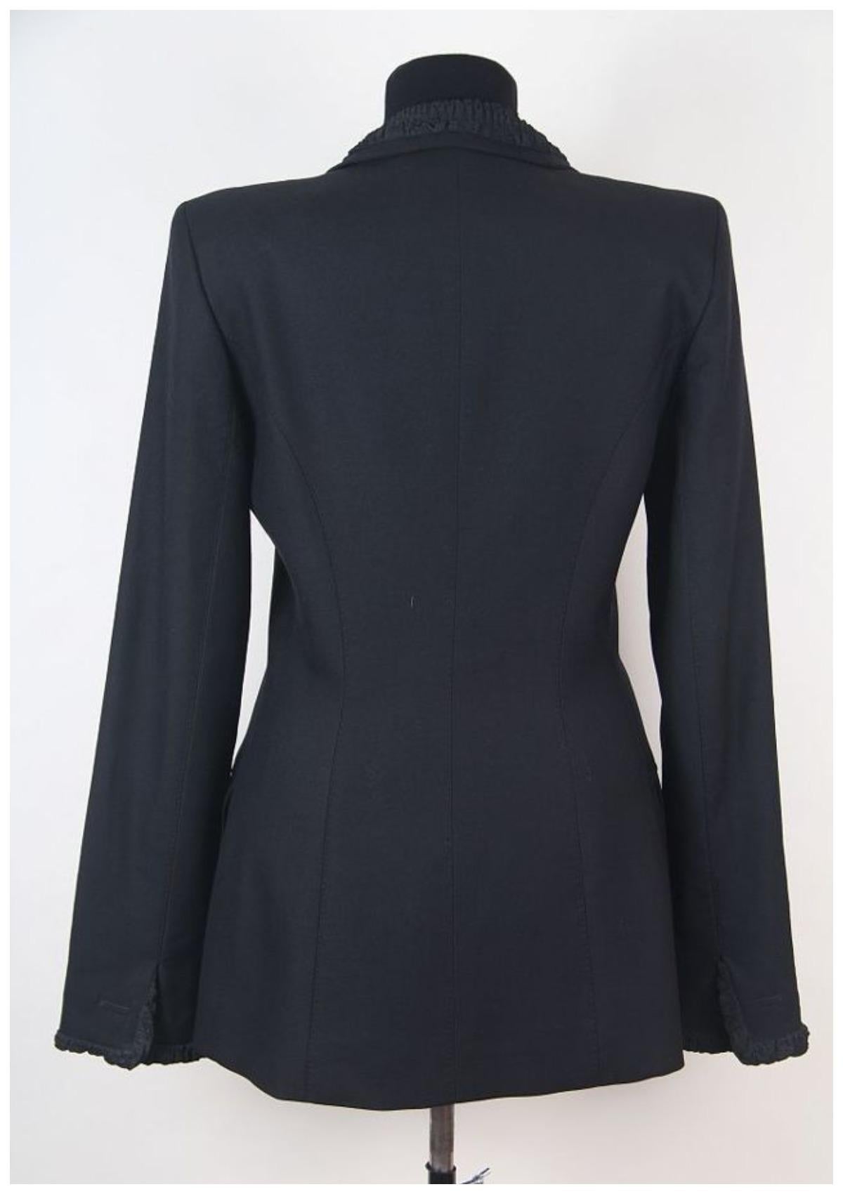 FW 2001 TOM FORD for YSL Runway wool Blazer with Ruffle Detailing (black) FR38 In Good Condition For Sale In Алматинский Почтамт, KZ
