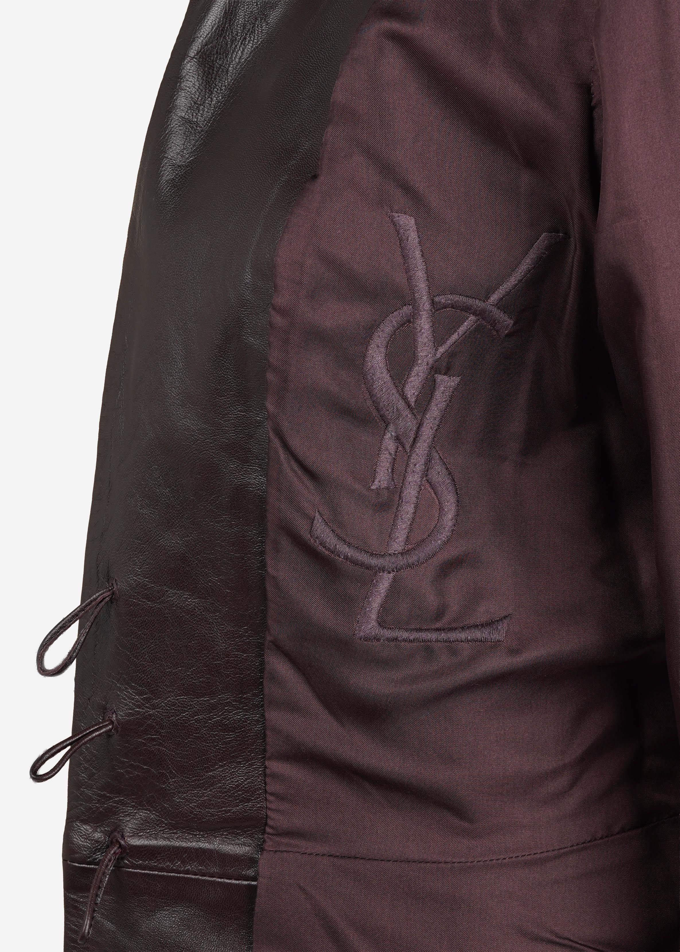 Tom Ford for Yves Saint Laurent 2004 Auberginefarbene Jacke mit Schößchen aus Leder, IT 40 im Angebot 5