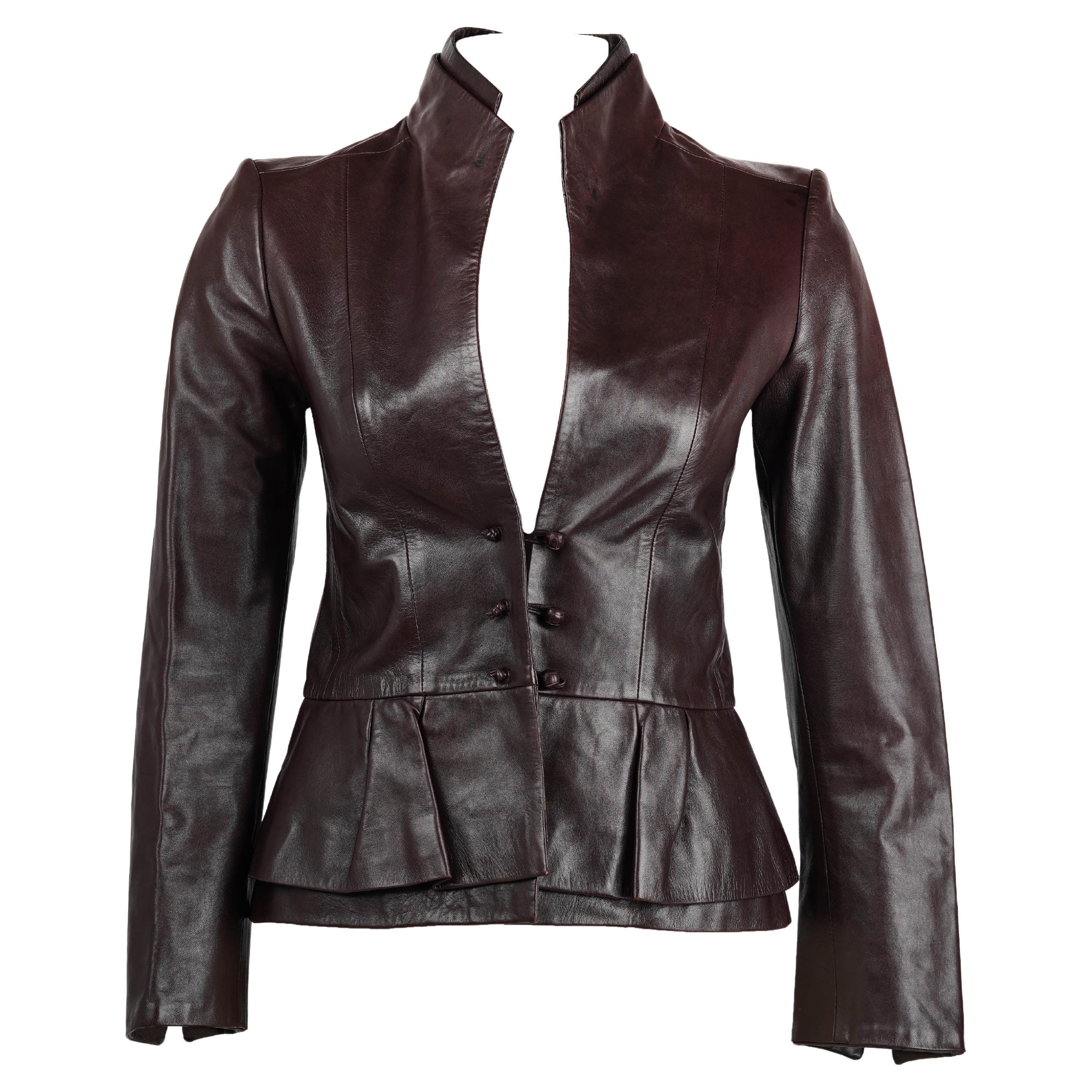 Tom Ford for Yves Saint Laurent 2004 Auberginefarbene Jacke mit Schößchen aus Leder, IT 40 im Angebot 1