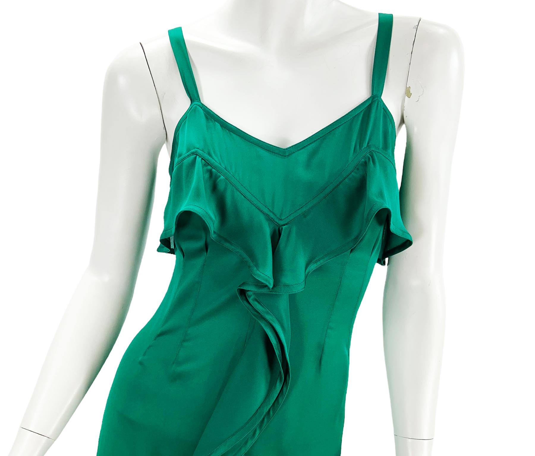 Campaña Tom Ford for Yves Saint Laurent FW 2003 Vestido de volantes de seda verde  Fr 36 en venta 2