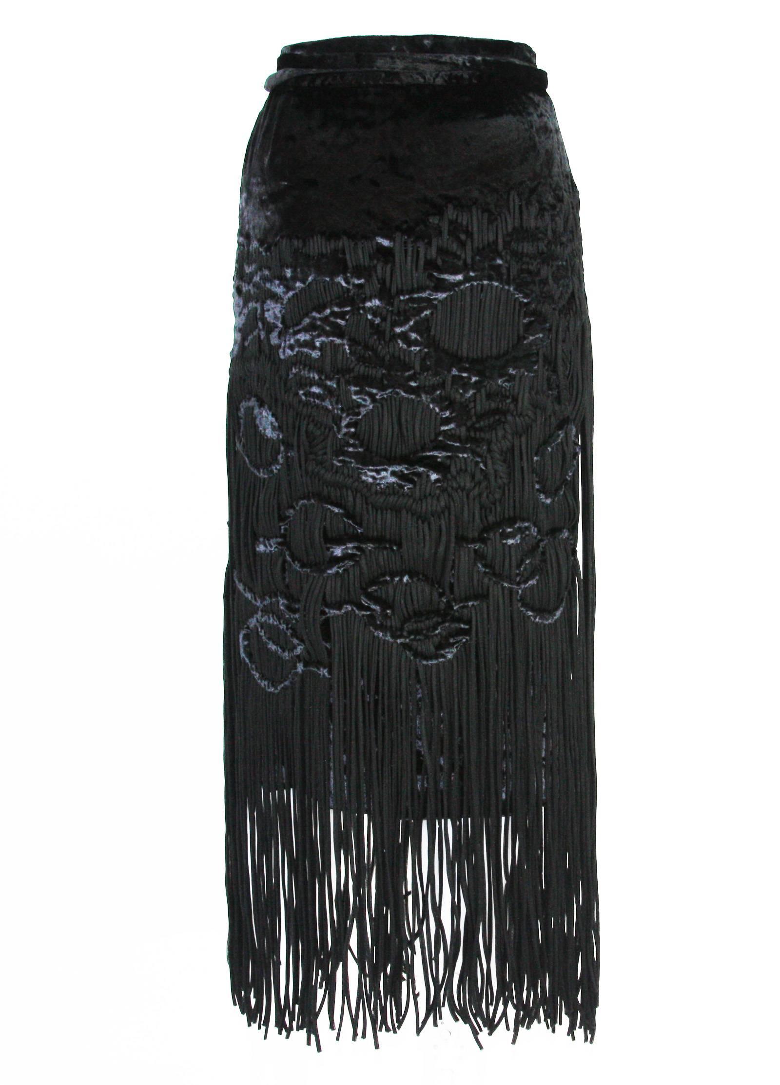 Nero Tom Ford for Yves Saint Laurent A/I 2001 Gonna in velluto con frange in passerella  Francese 38 in vendita