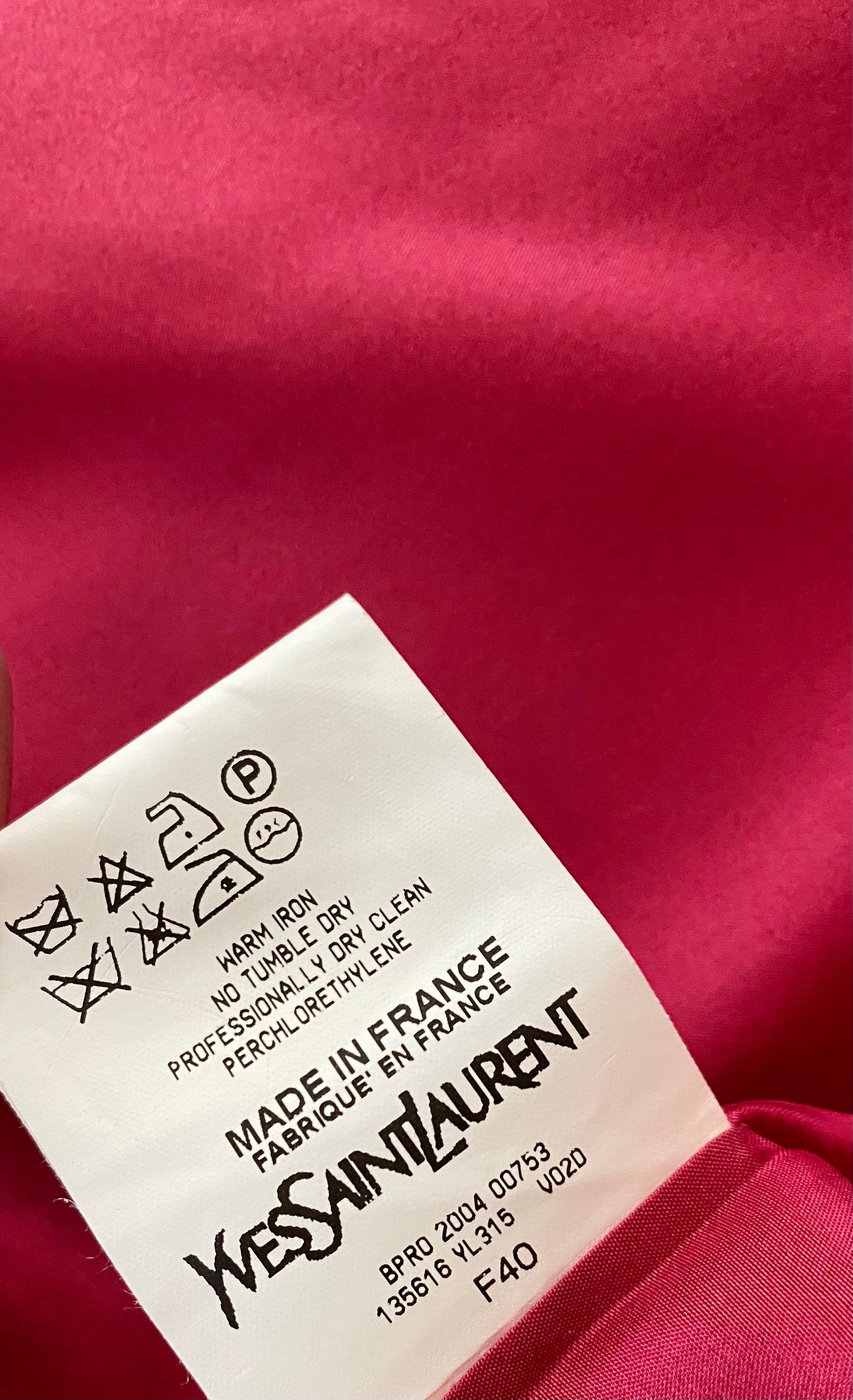 Tailleur jupe Tom Ford pour Yves Saint Laurent collection A/H 2004, taille US 4 - 6 en vente 10