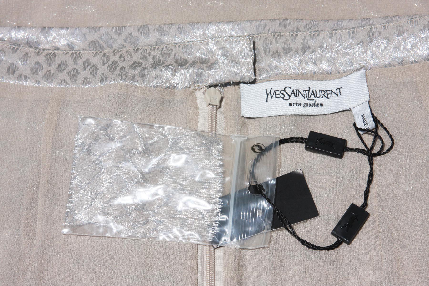 Tom Ford pour Yves Saint Laurent, tailleur jupe en vison, collection A/H 2004, taille 38/6 en vente 10