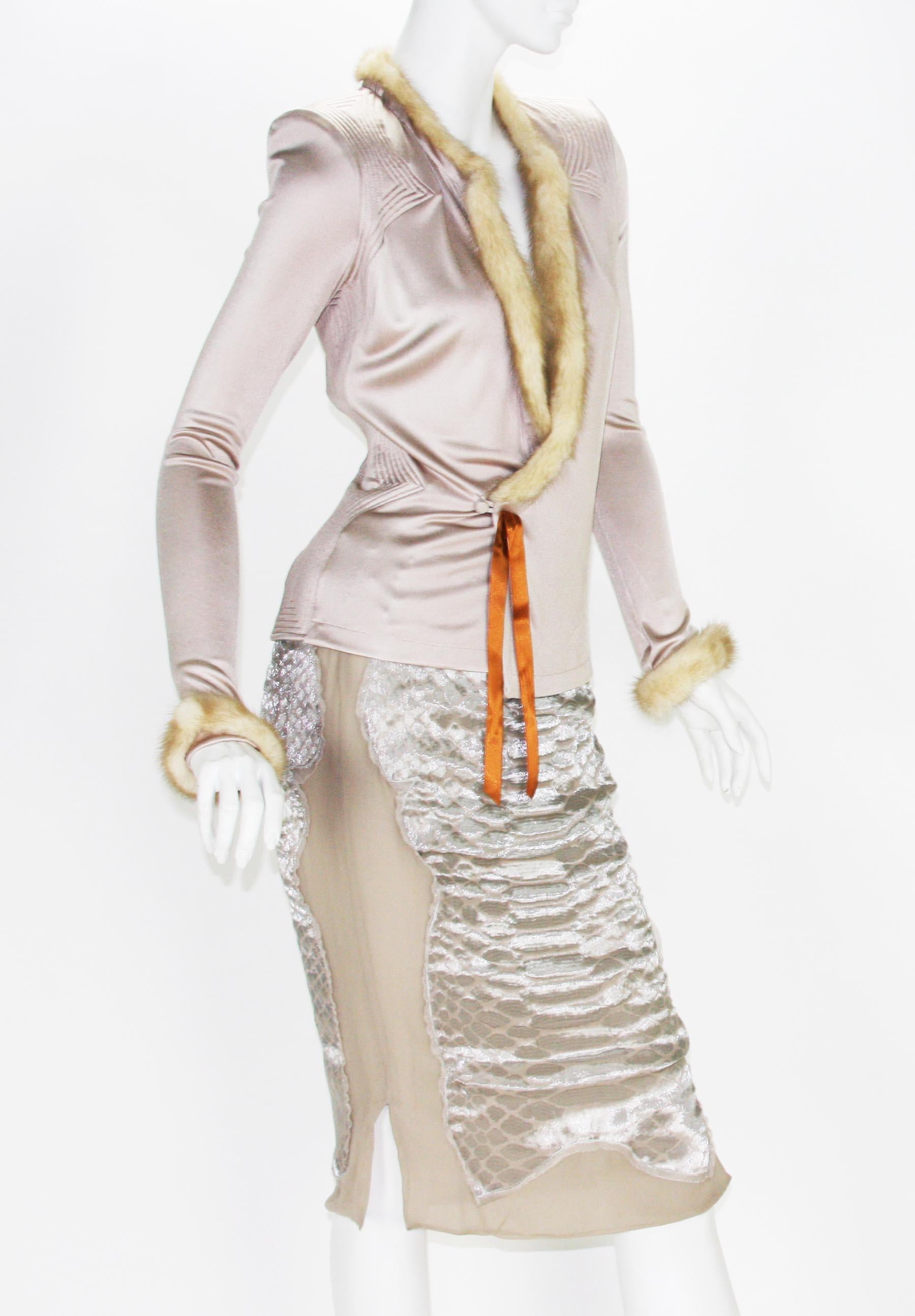 Tom Ford pour Yves Saint Laurent, tailleur jupe en vison, collection A/H 2004, taille 38/6 en vente 1