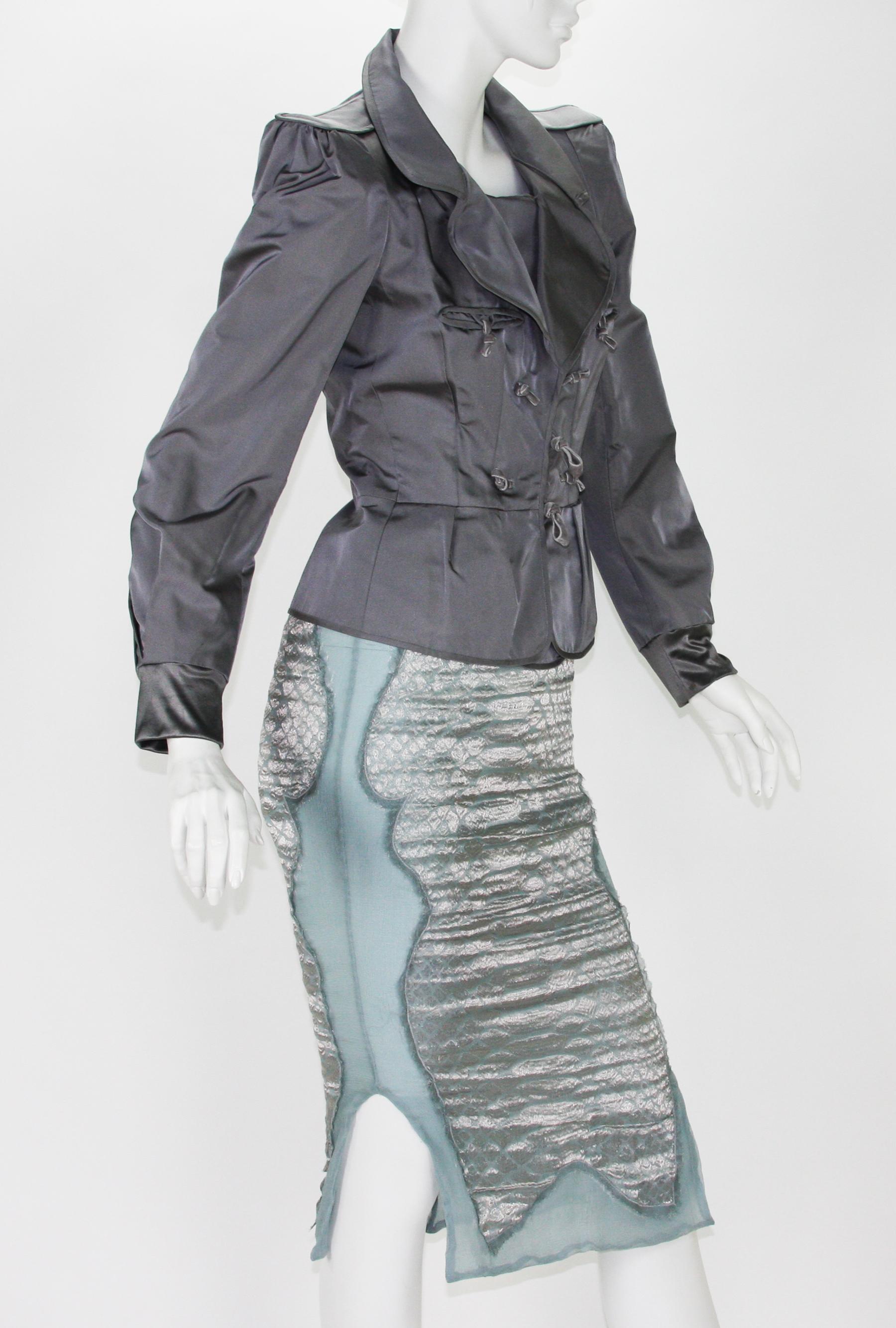 Tom Ford pour Yves Saint Laurent F/W 2004 - Tailleur jupe pagode en soie, tailleur 38/6 Pour femmes en vente