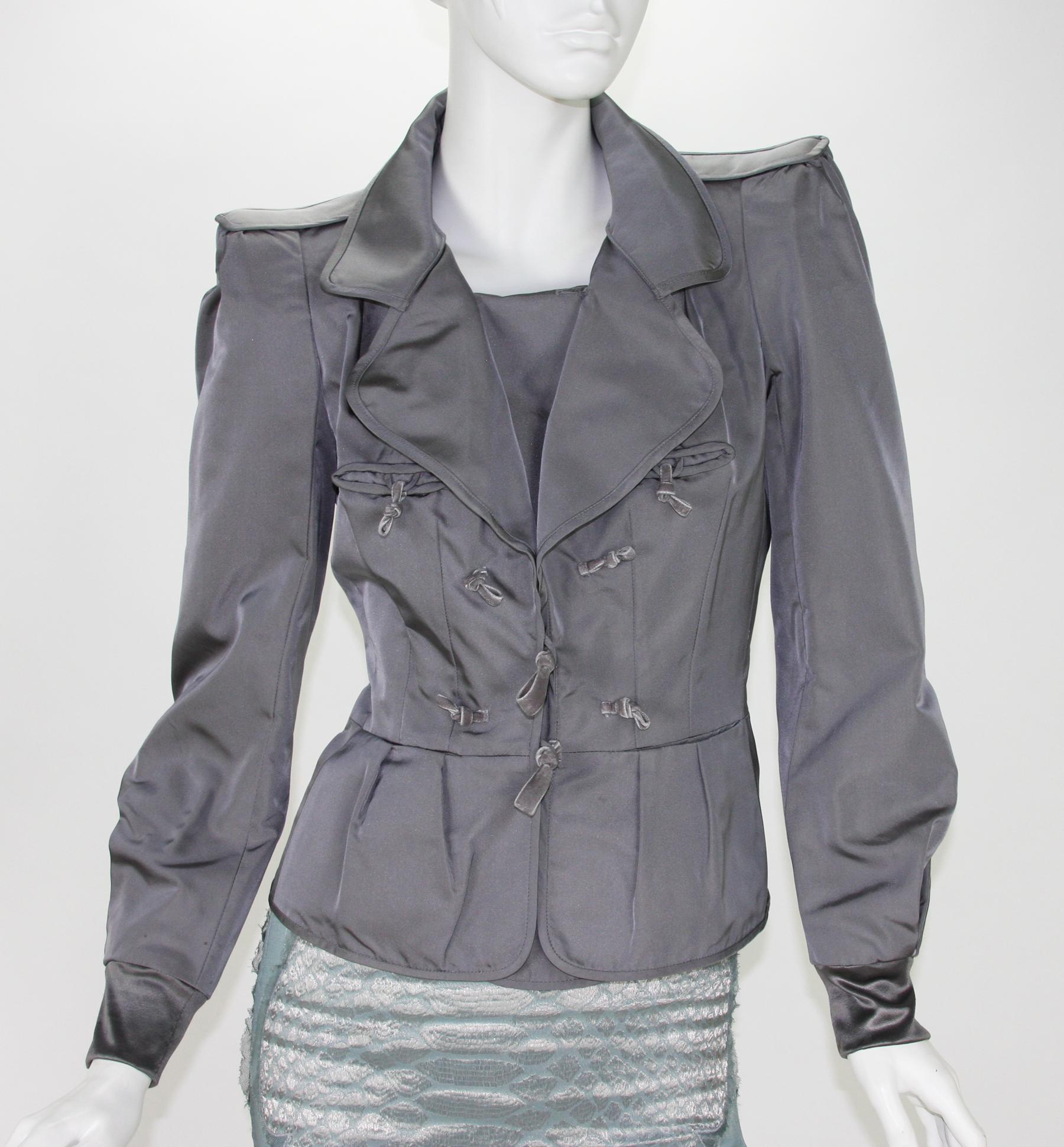 Tom Ford for Yves Saint Laurent F/W 2004 Silk Pagoda Jacket Skirt Suit Fr 38 - 6 For Sale 4