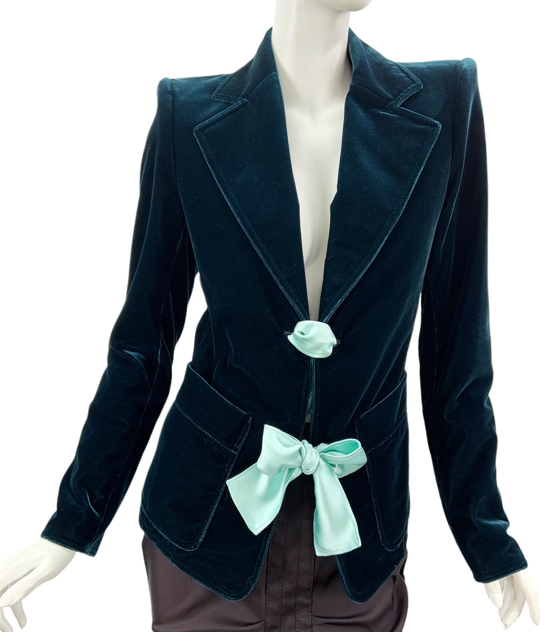 Tom Ford for Yves Saint Laurent Runway F/W 2003 Green Velvet Bow Blazer Jacket S In Excellent Condition For Sale In Montgomery, TX