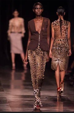 Tom Ford pour Yves Saint Laurent - Ensemble marron, défilé printemps-été 2002, taille 40/8