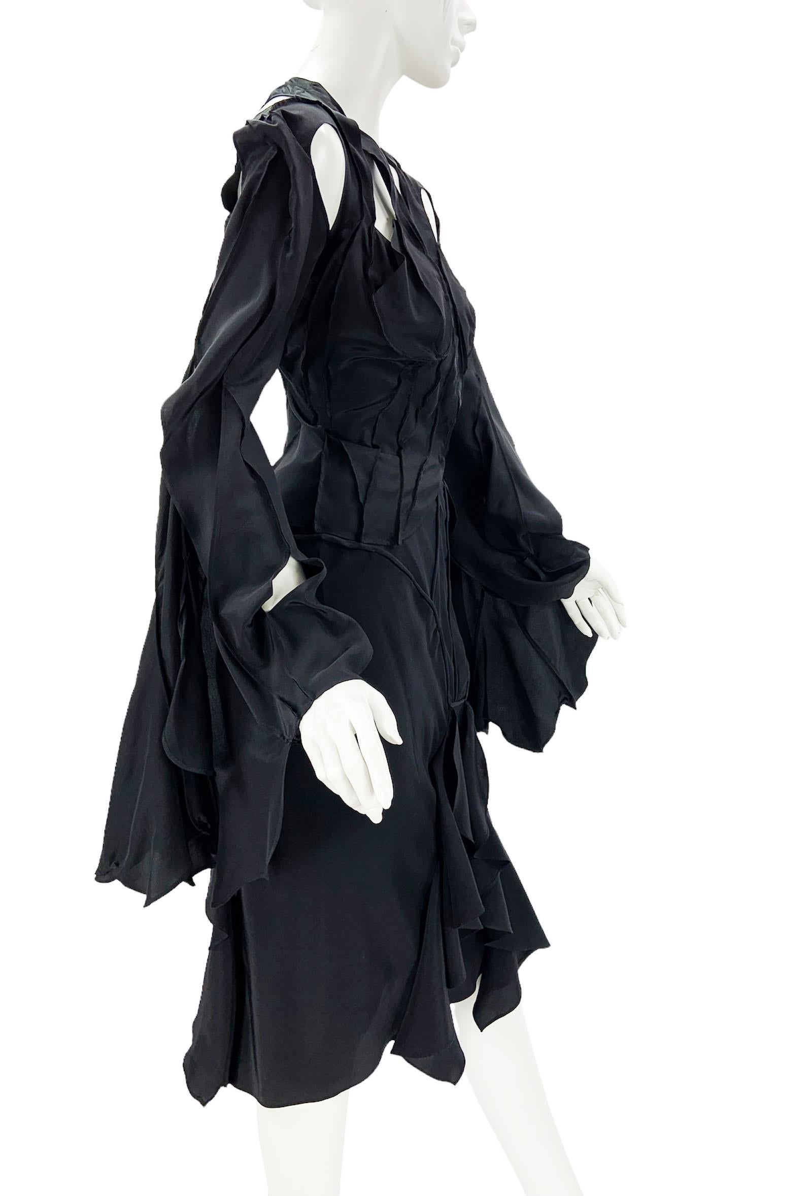 Noir Tom Ford pour Yves Saint Laurent - Tailleur jupe en soie noire, taille 38 - US 6, printemps-été 2003 en vente