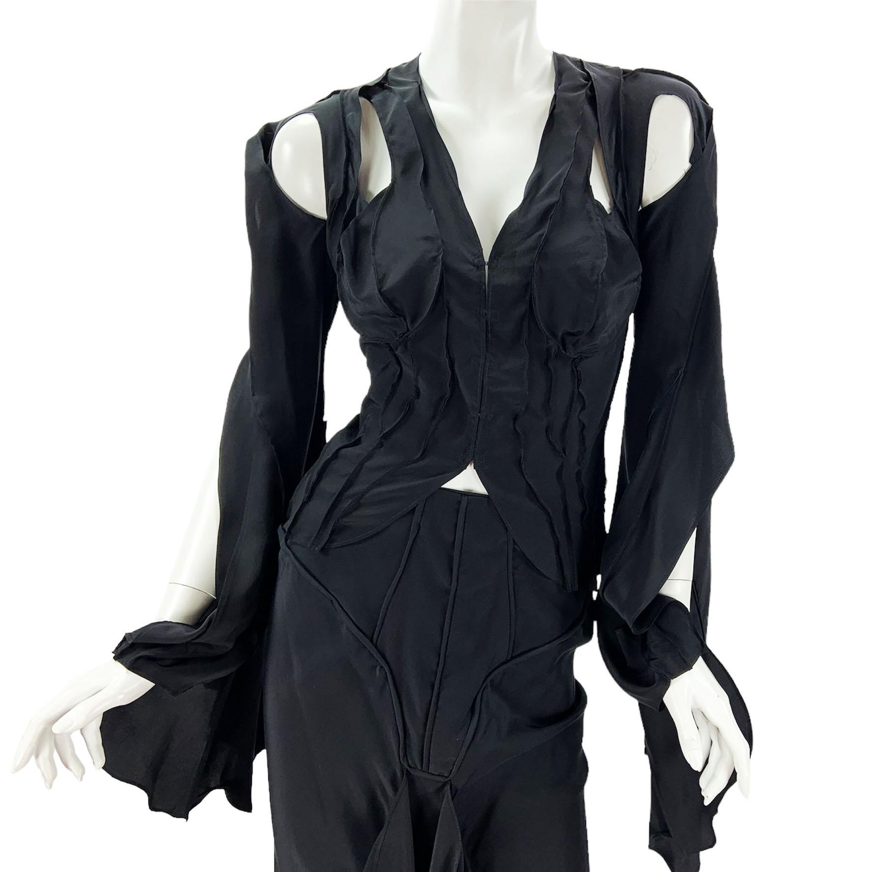 Tom Ford pour Yves Saint Laurent - Tailleur jupe en soie noire, taille 38 - US 6, printemps-été 2003 en vente 1