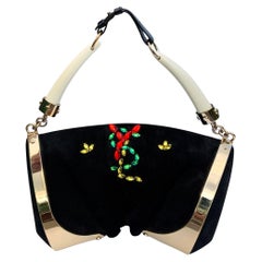 Tom Ford for Yves Saint Laurent P/E 2004 Borsa in pelle scamosciata nera con doppia cornice di corno