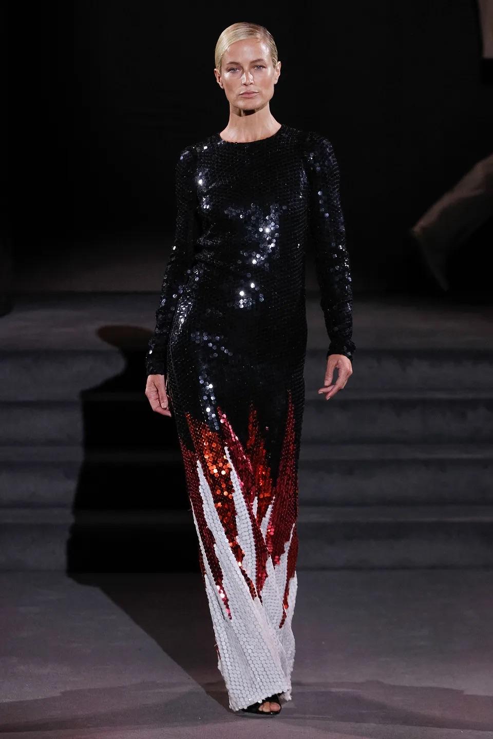 Noir Robe entièrement pailletée Tom Ford, automne-hiver 2016 en vente