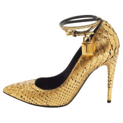 Tom Ford escarpins Padlock en python doré