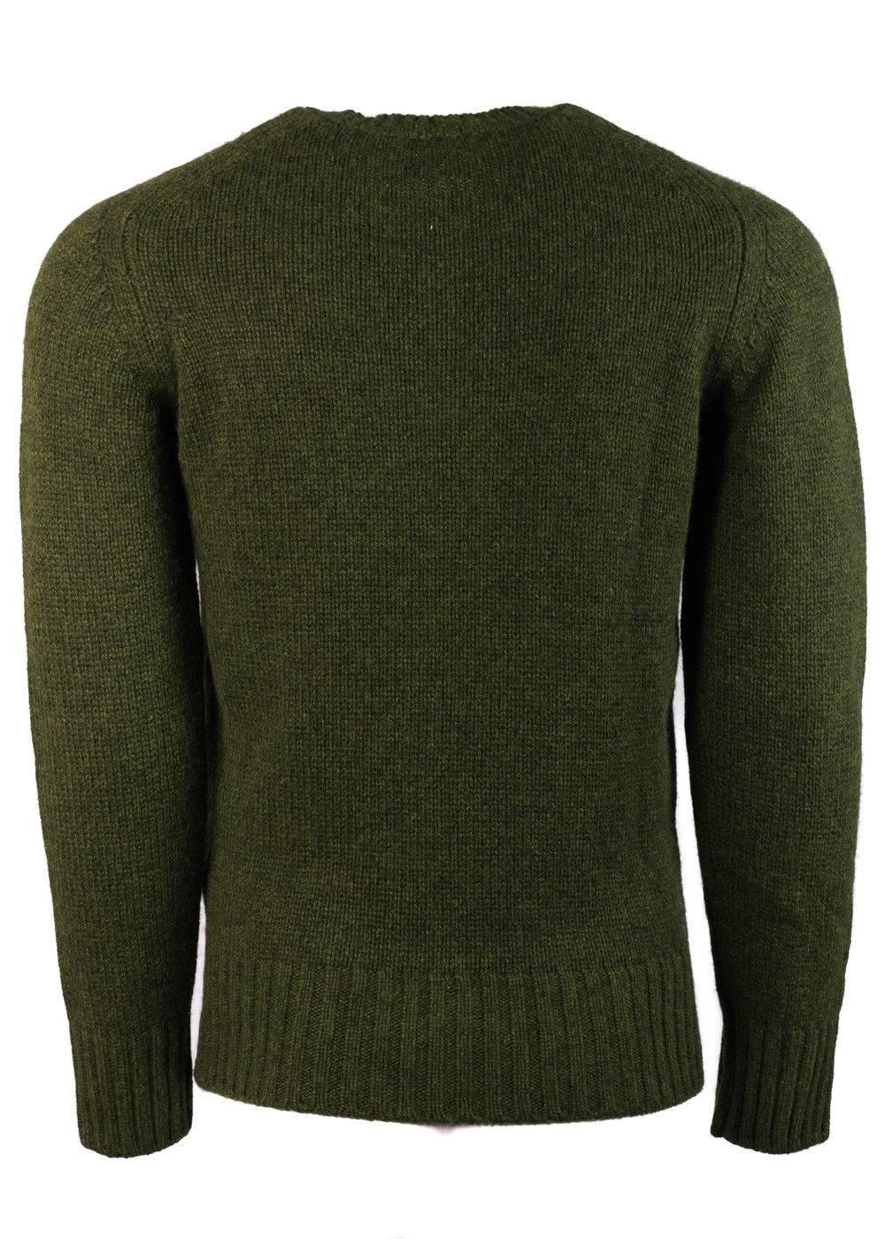 Brand New Tom Ford Raglan Sweater
Original with Tags 
Retails in Stores & Online for $1250
Size USA Medium

Cozy up in your Green Tom Ford Raglan Sweater. This season's loose knit luxury piece was designed using high grade cashmere for a