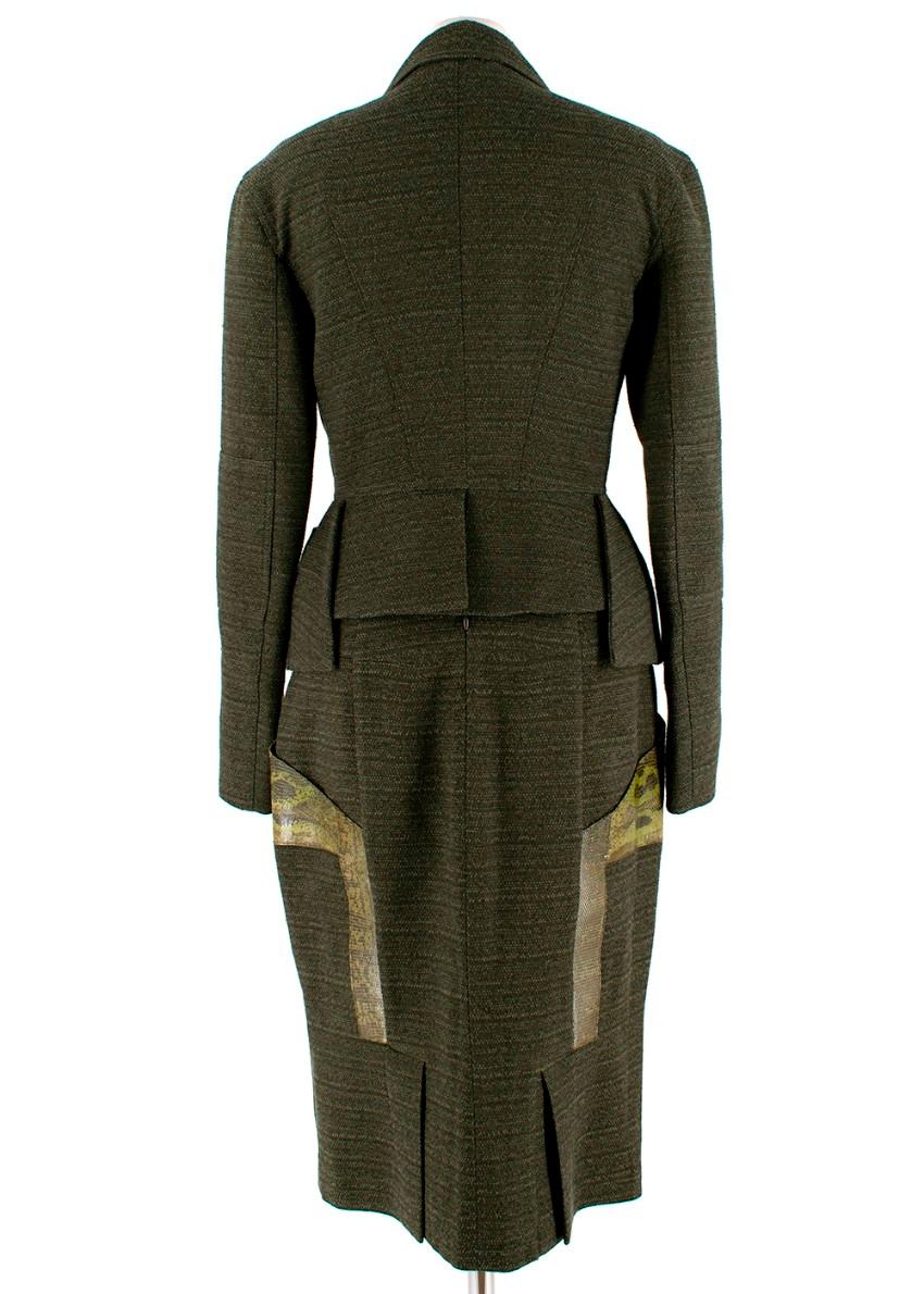Tom Ford Green Tweed Skirt Suit with Snake Embossed Pockets - Size US 4 In New Condition For Sale In London, GB