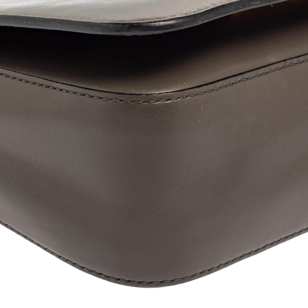 Tom Ford Grey Leather Small Chain Natalia Shoulder Bag In Fair Condition In Dubai, Al Qouz 2